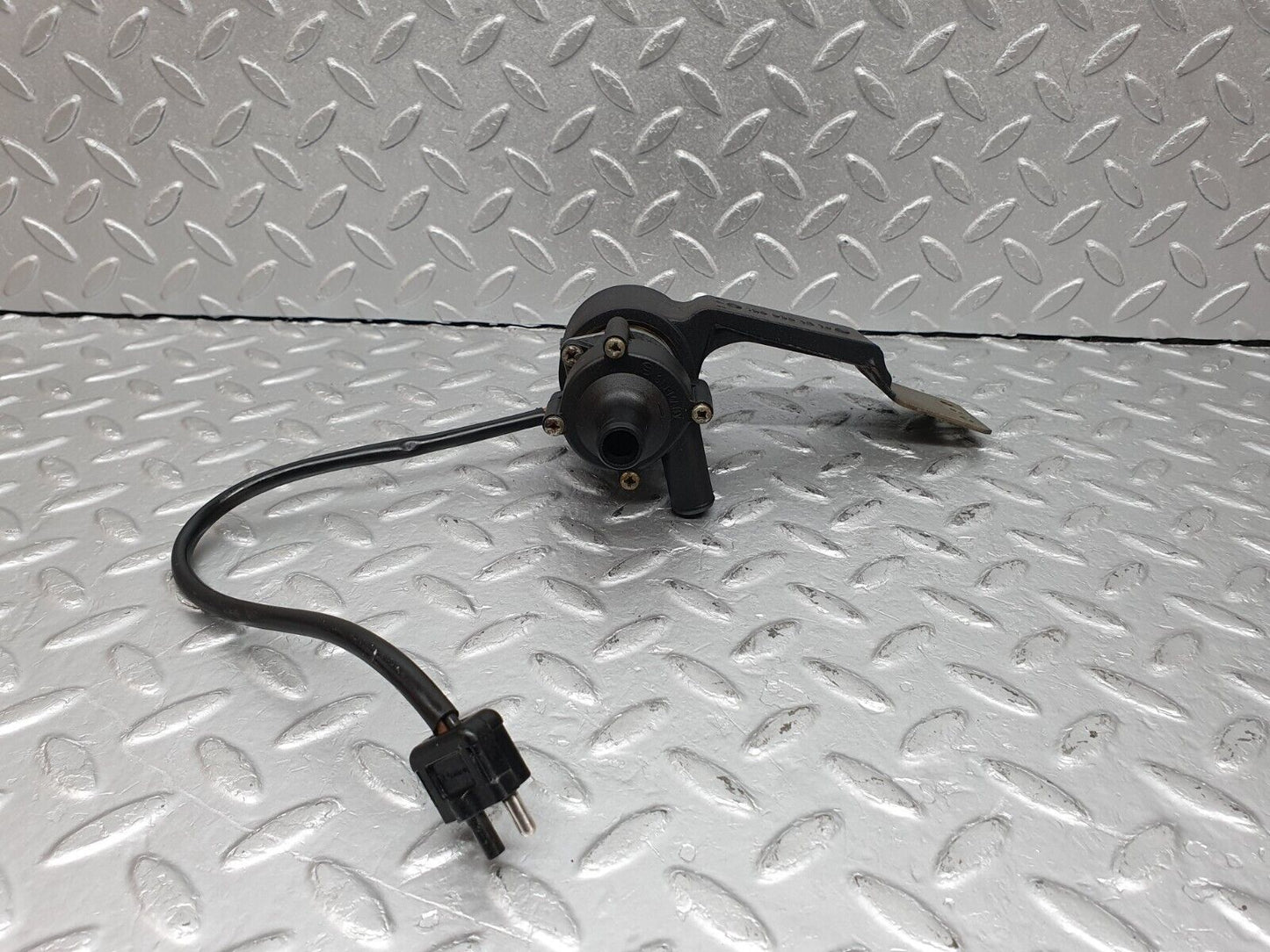 41085 Mercedes-Benz W126 300SE Auxiliary Heating Water Pump 1268301814
