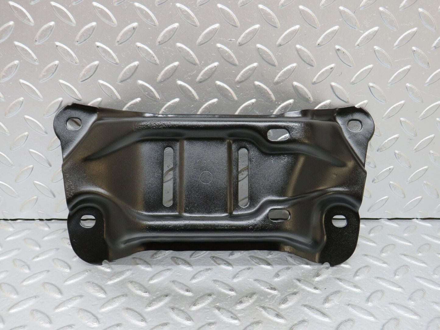 27905 Mercedes-Benz W123 280E Gearbox Mount Bracket