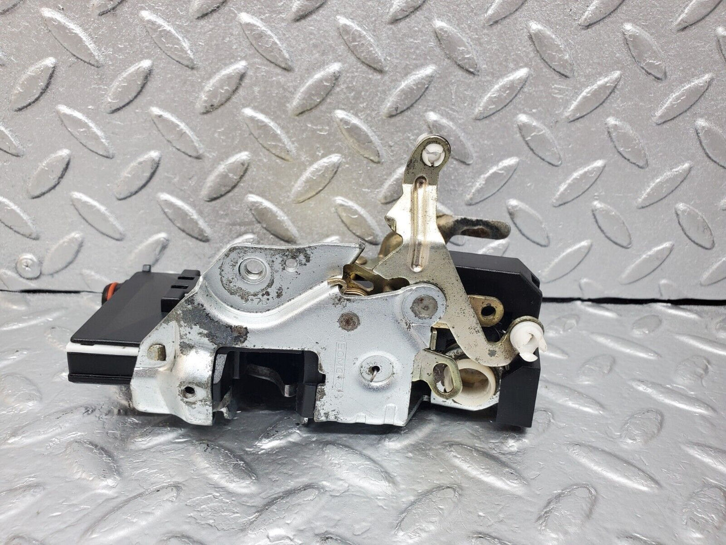 44992 Mercedes-Benz R129 300SL Coupe Right Door Lock Mechanism