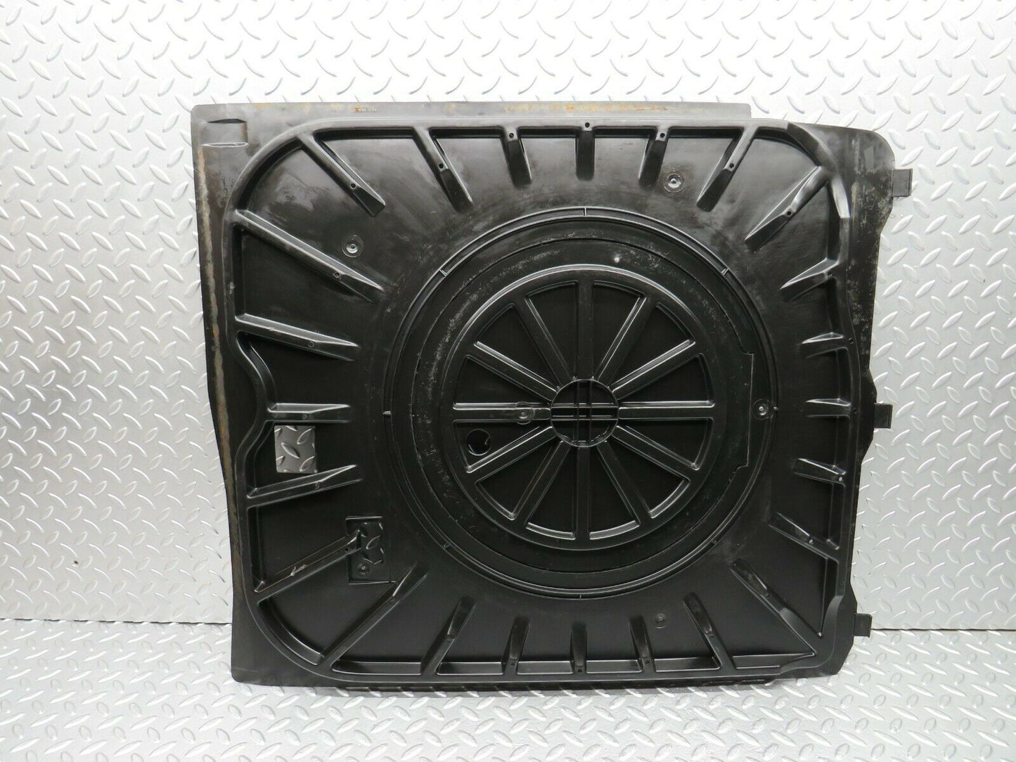 22498 Mercedes-Benz C124 E220 Coupe Spare Wheel Cover 1246934533