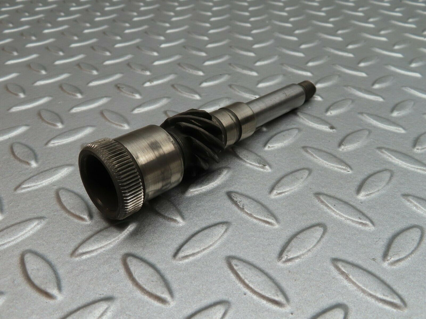 4969 Mercedes-Benz S123 200T Wagon Intermediate Shaft Gear