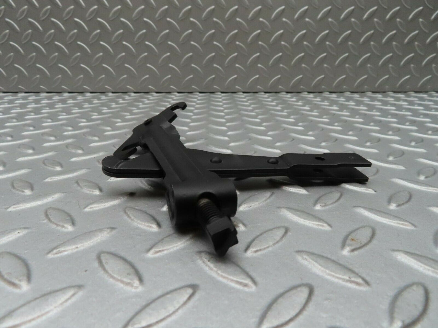 3847 Mercedes-Benz S123 200T Wagon Handbrake Adjusting Handbrake Regulator