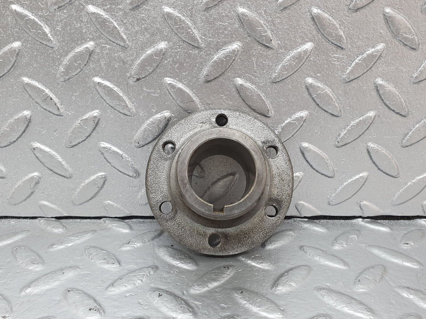 43793 Mercedes-Benz C126 380SEC Coupe Crankshaft Sleeve Hub