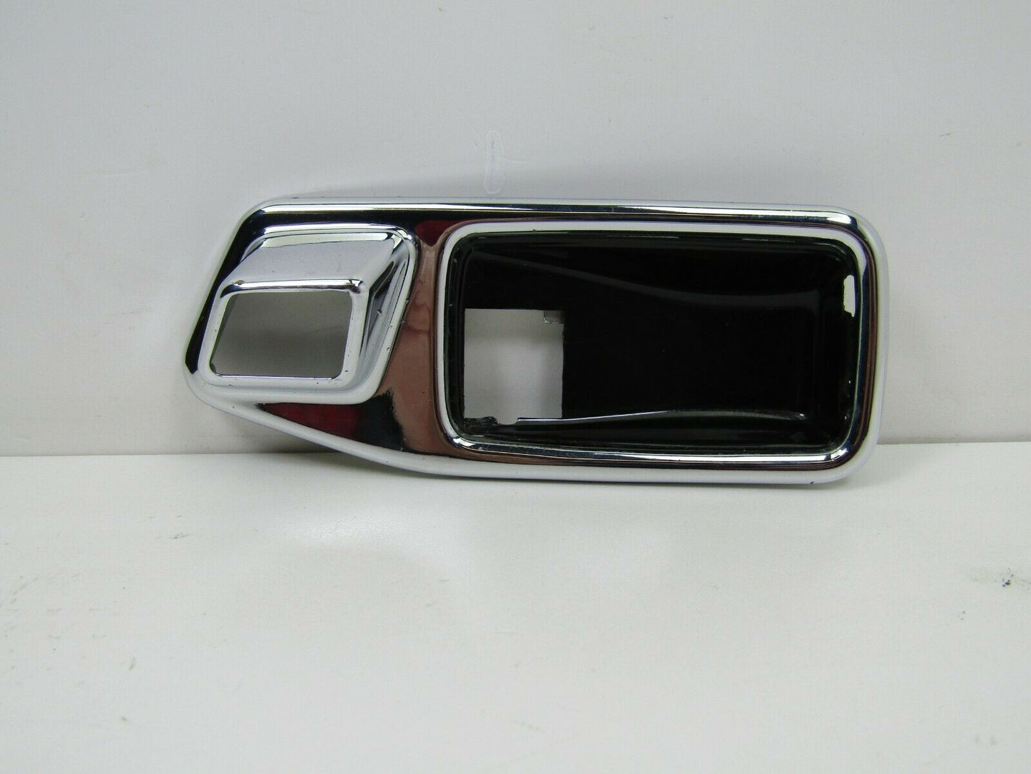 2101 Mercedes-Benz W116 350SE Door Handle Chrome Trim Front Left 1167660111