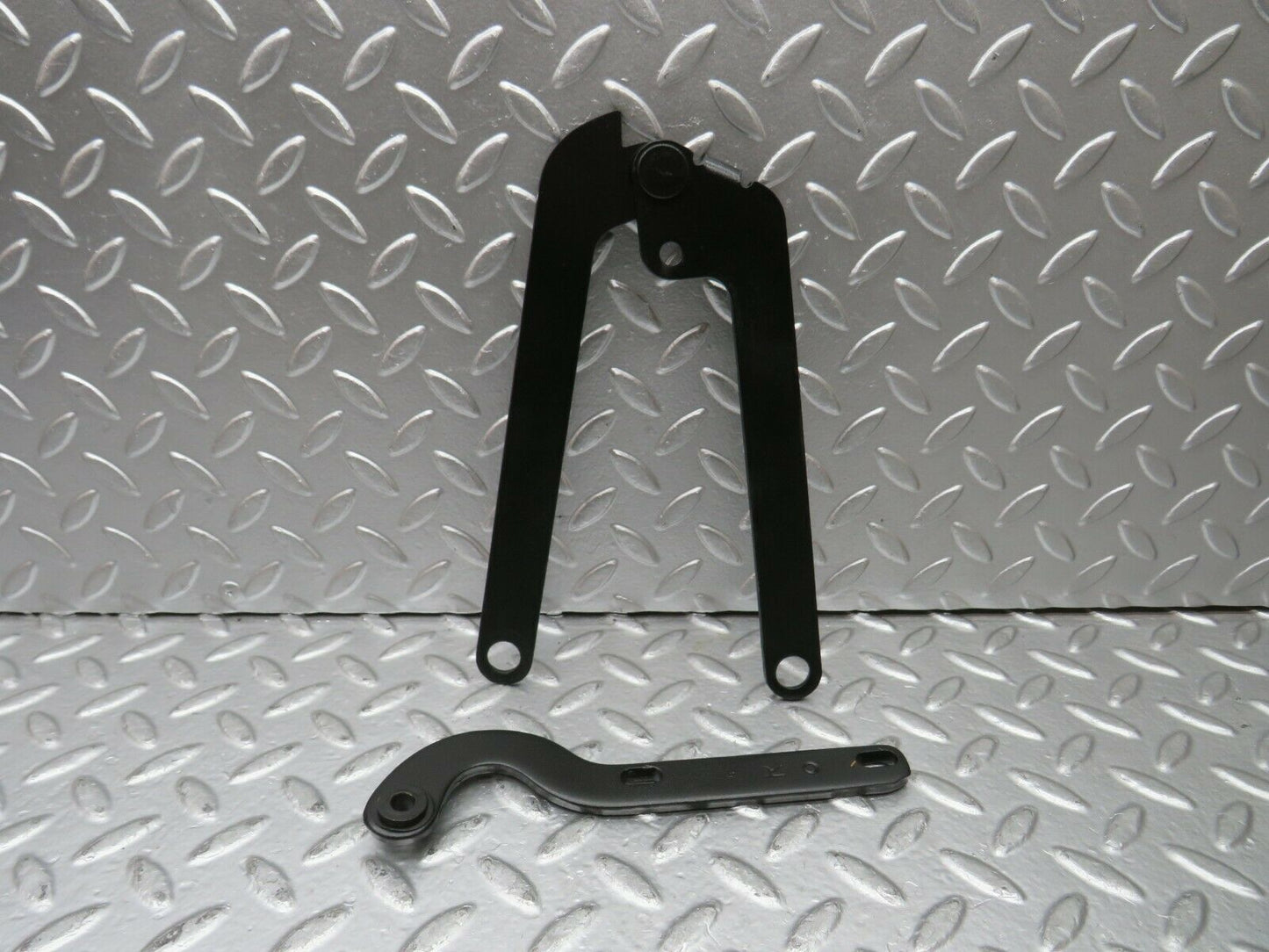 22869 Mercedes-Benz C107 450SLC Coupe Bonnet Hinge Right Side