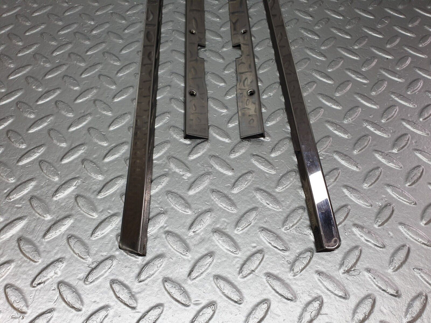 41578 Mercedes-Benz W124 200E Sunroof Chrome Trim Set