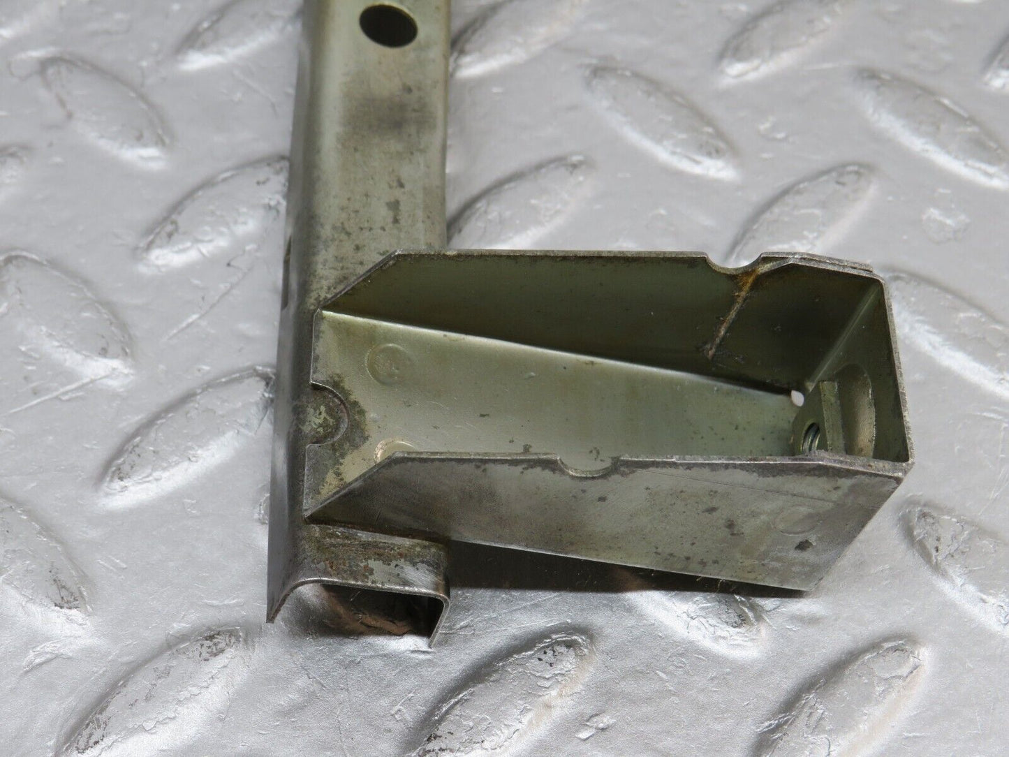 36013 Mercedes-Benz W126 420SE Rear Left Door Window Channel