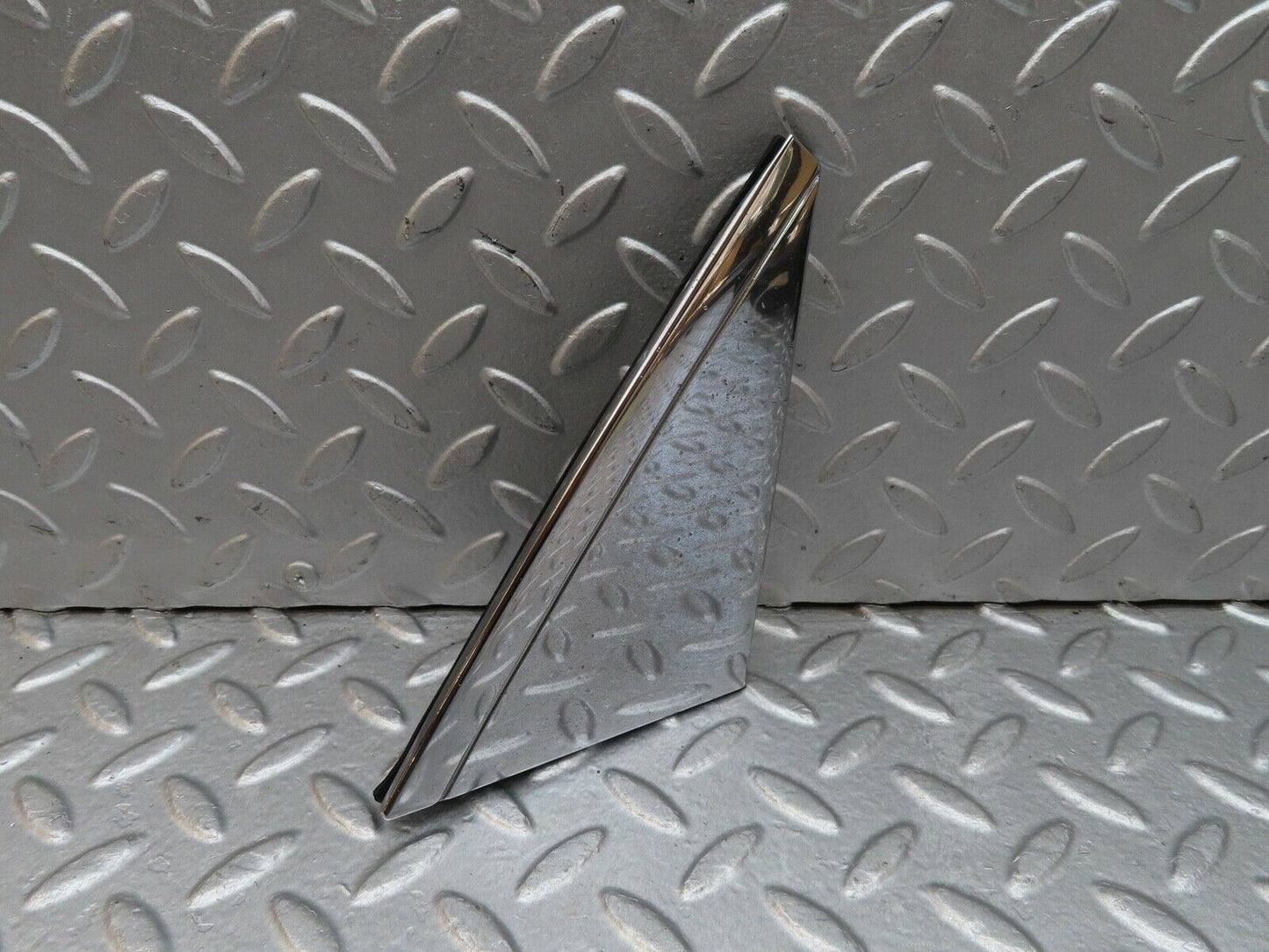 18106 Mercedes-Benz W123 200 Mirror Triangle Cover Right Side 1237250111