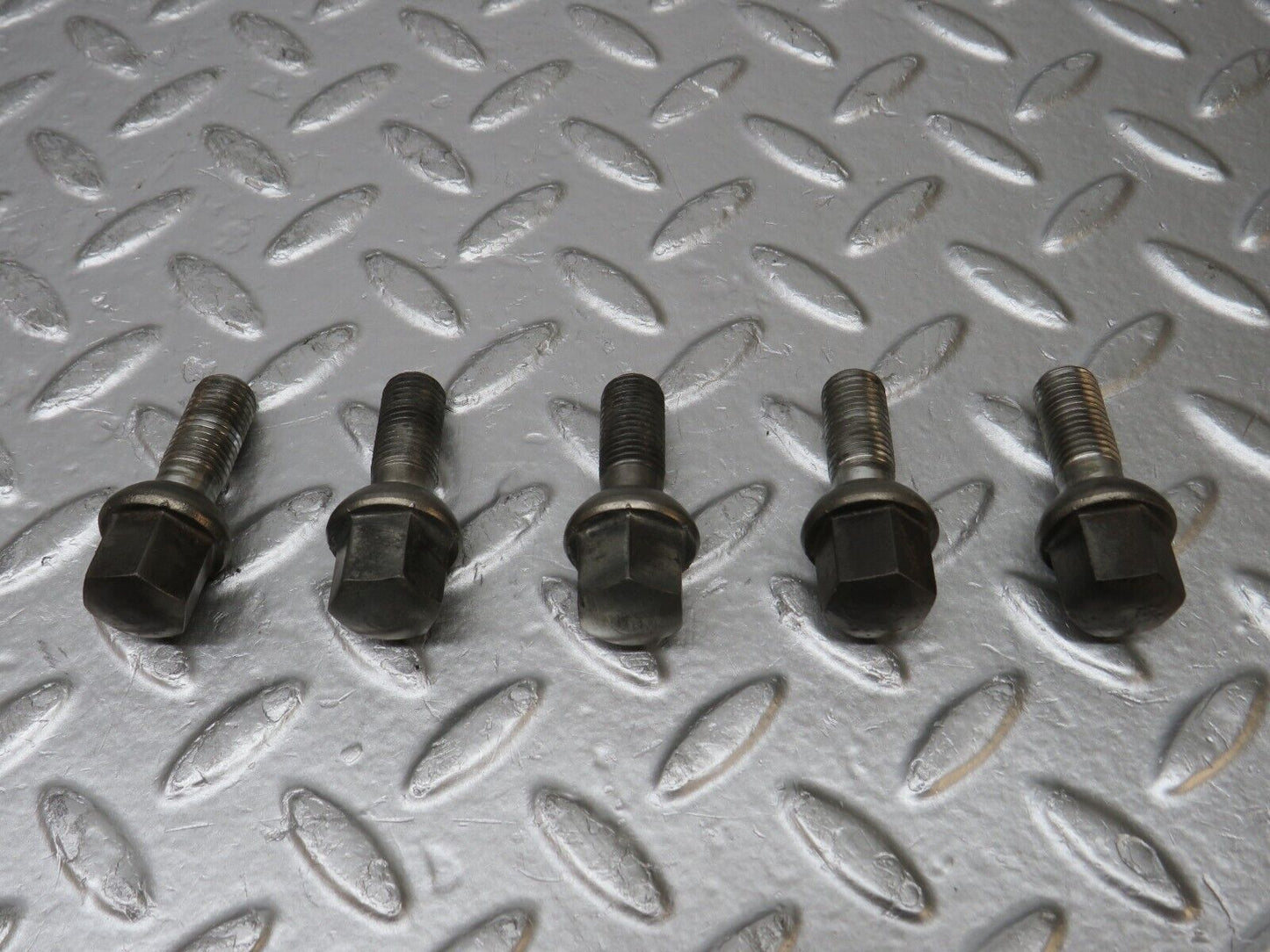32231 Mercedes-Benz 5x Alloy Wheel Lug Bolt M12x1.5