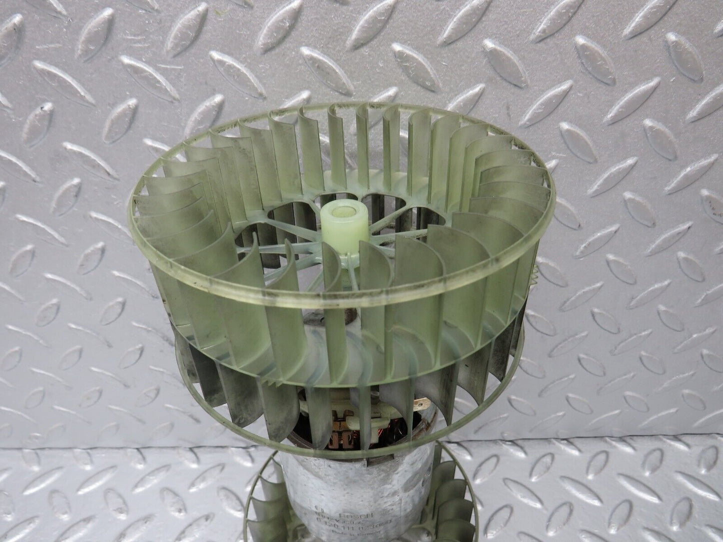 39499 Mercedes-Benz R129 320SL Coupe Heater Blower Motor Bosch 0130111023