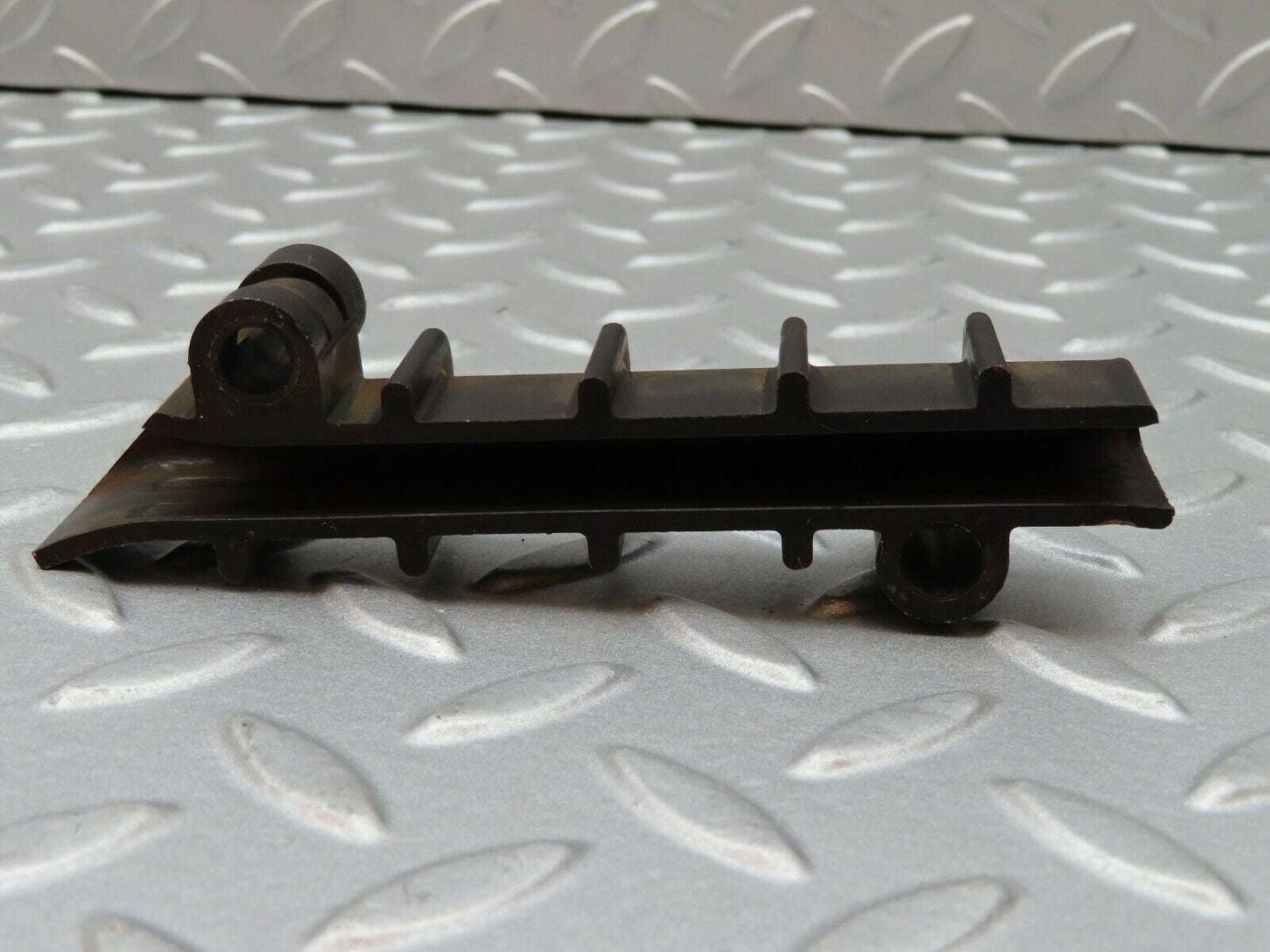 3898 Mercedes-Benz S123 200T Wagon Timing Guide Rail 1020520416