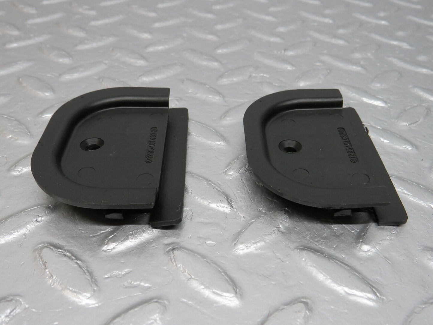 39766 Mercedes-Benz R129 320SL Coupe Front Panel Grommet 2x 1295461437