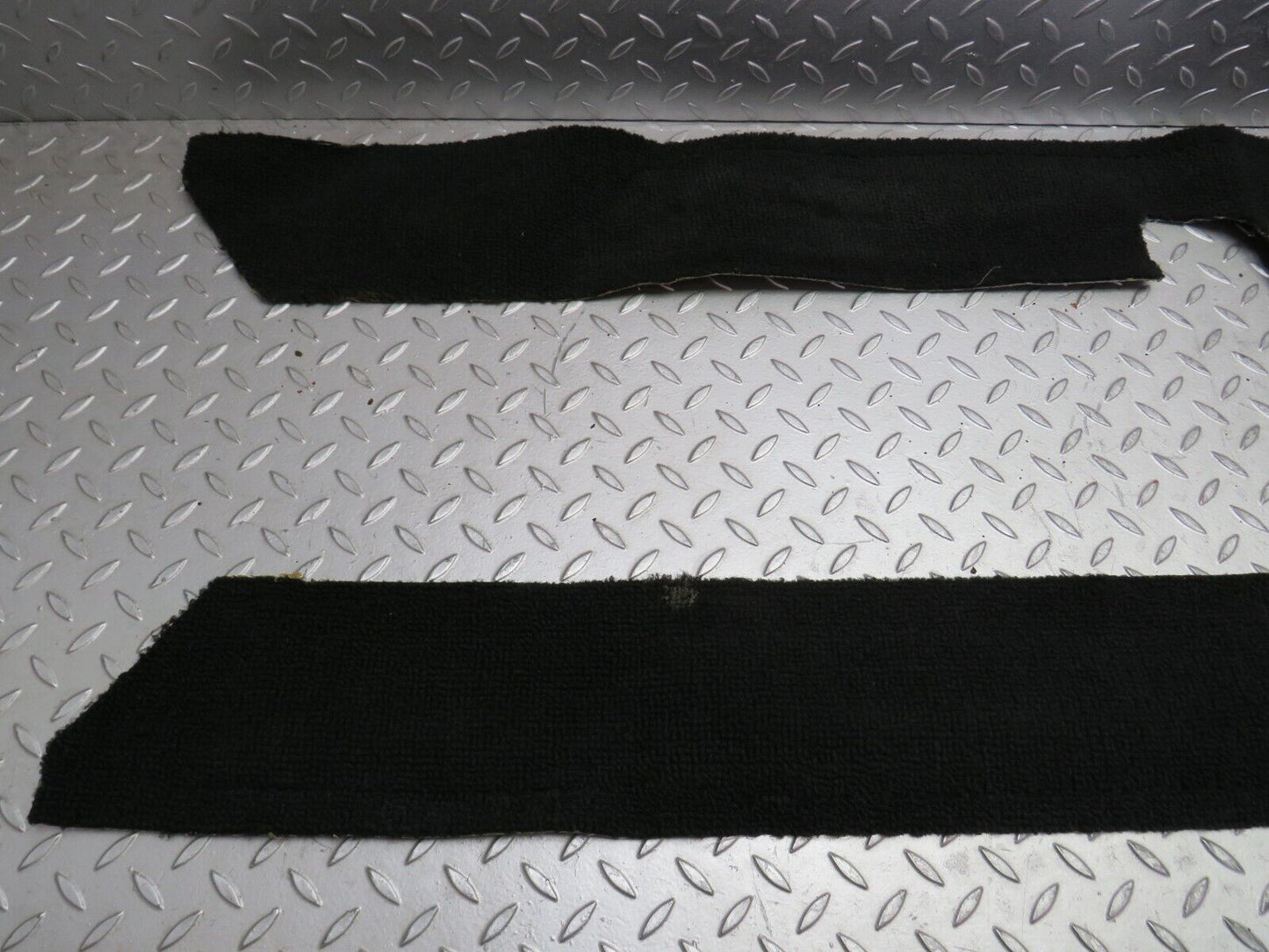 28010 Mercedes-Benz W123 280E Front Mat Set Black