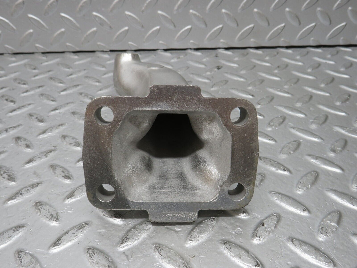 32887 Mercedes-Benz W123 300D Engine Mount Bracket Left Side 6152231304