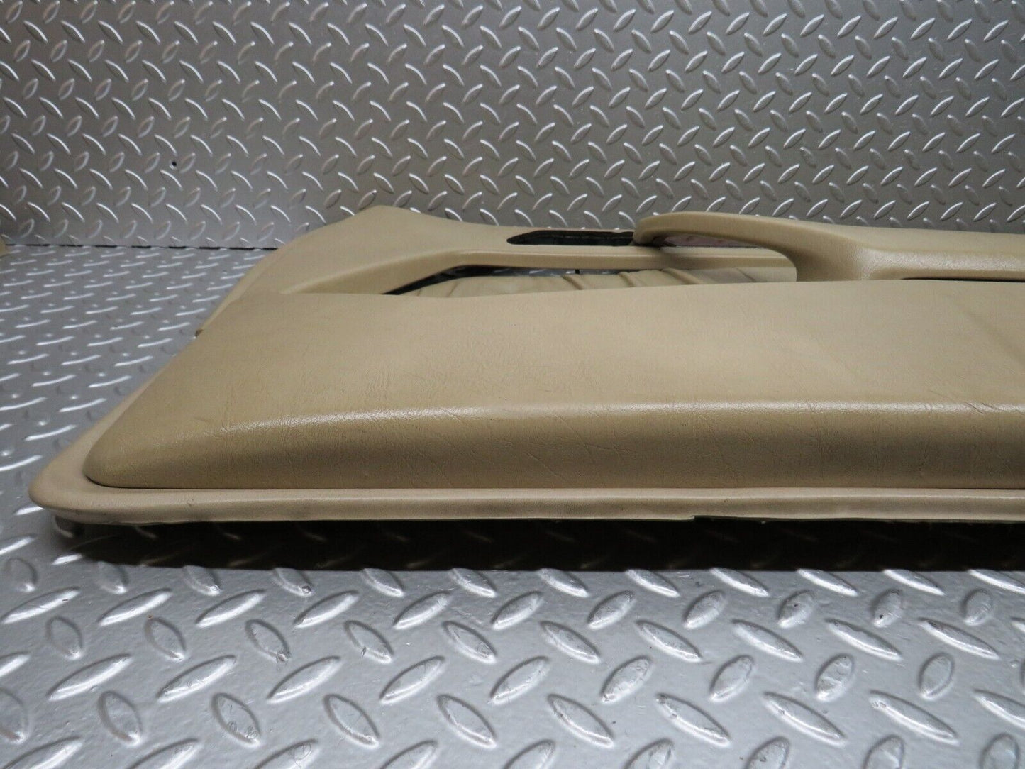 28944 Mercedes-Benz C124 320CE Front Right Door Card Beige 1247273270