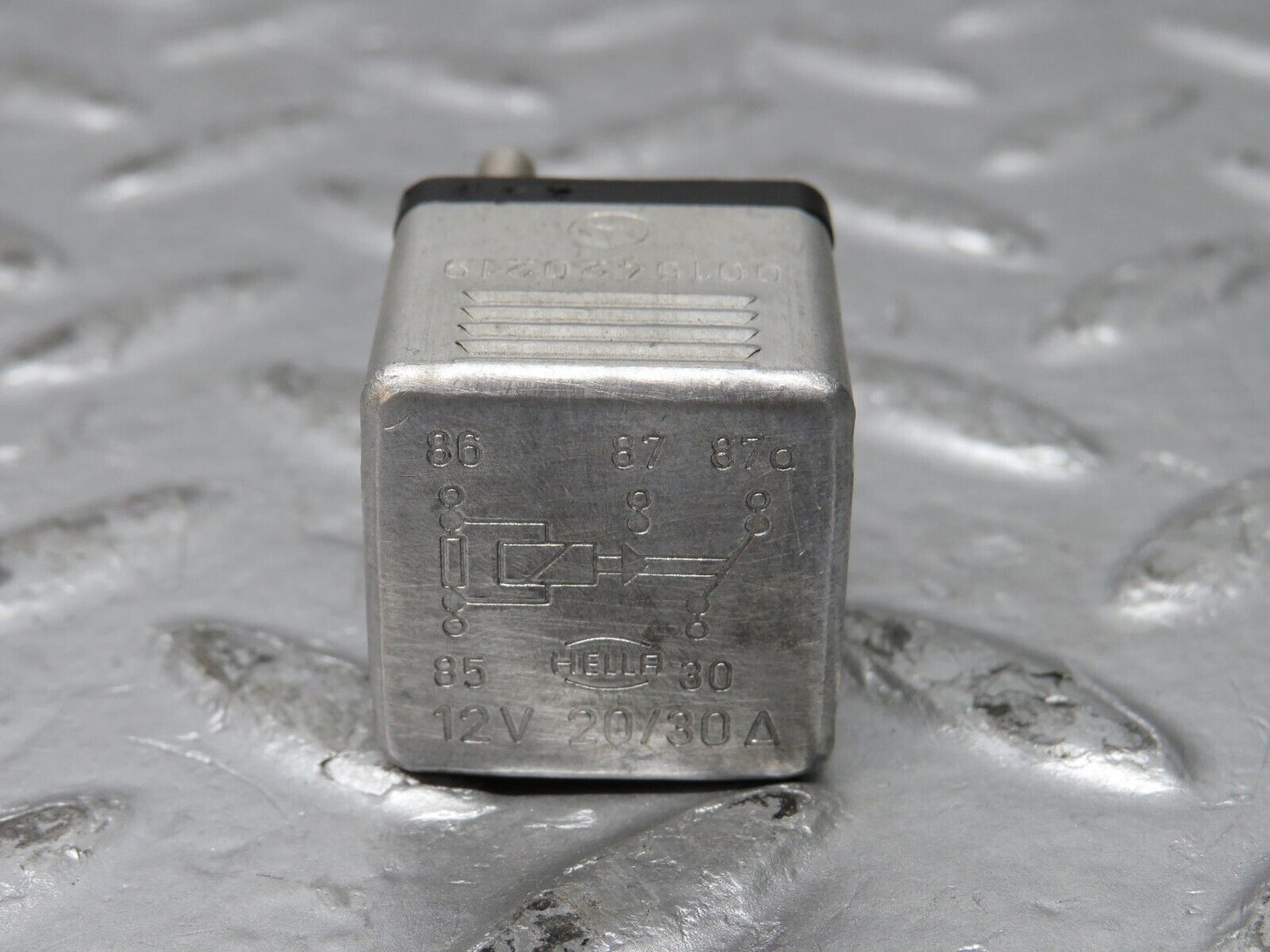 32055 Mercedes-Benz W123 230E Multi Purpose Relay 0015420219