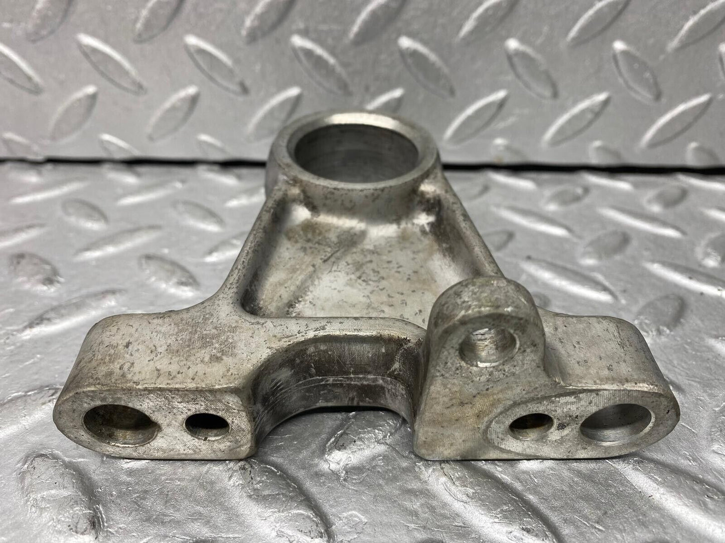 1711 Mercedes-Benz W105 219 PONTON Camshaft Tower Bearing 1800511510