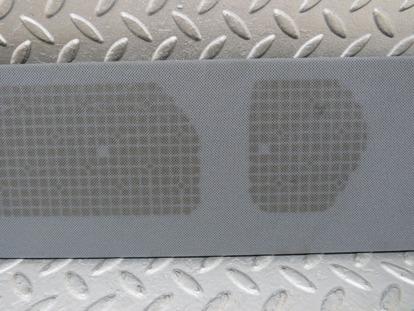 35111 Mercedes-Benz W221 Parcel Shelf Speaker Cover Trim 2216901430