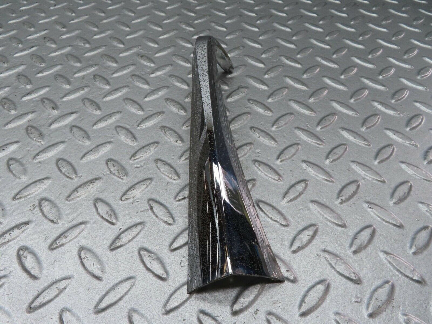13084 Mercedes-Benz W111 220S Rear Right Fender Wing Tail Chrome Trim 1116900479