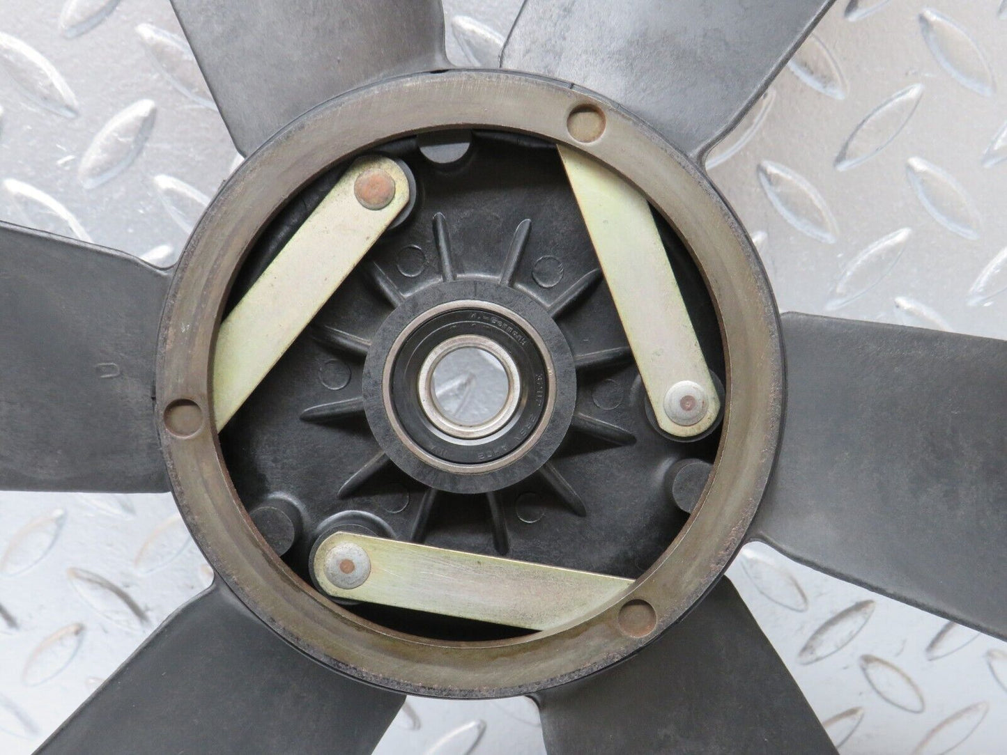 33741 Mercedes-Benz W201 190E Engine Cooling Fan 1022050506