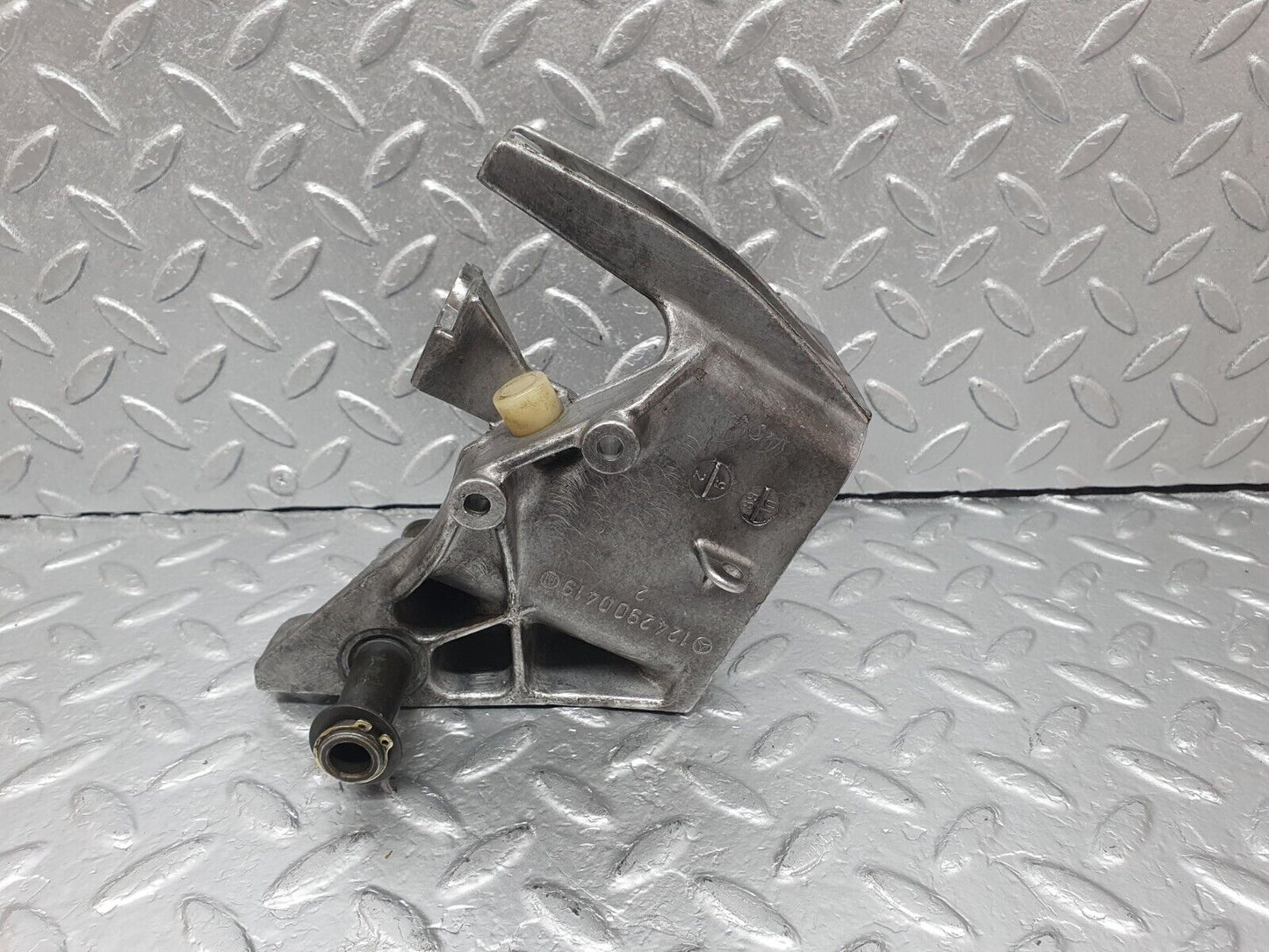 42707 Mercedes-Benz W201 190 Brake Pedal Bracket 1242900419