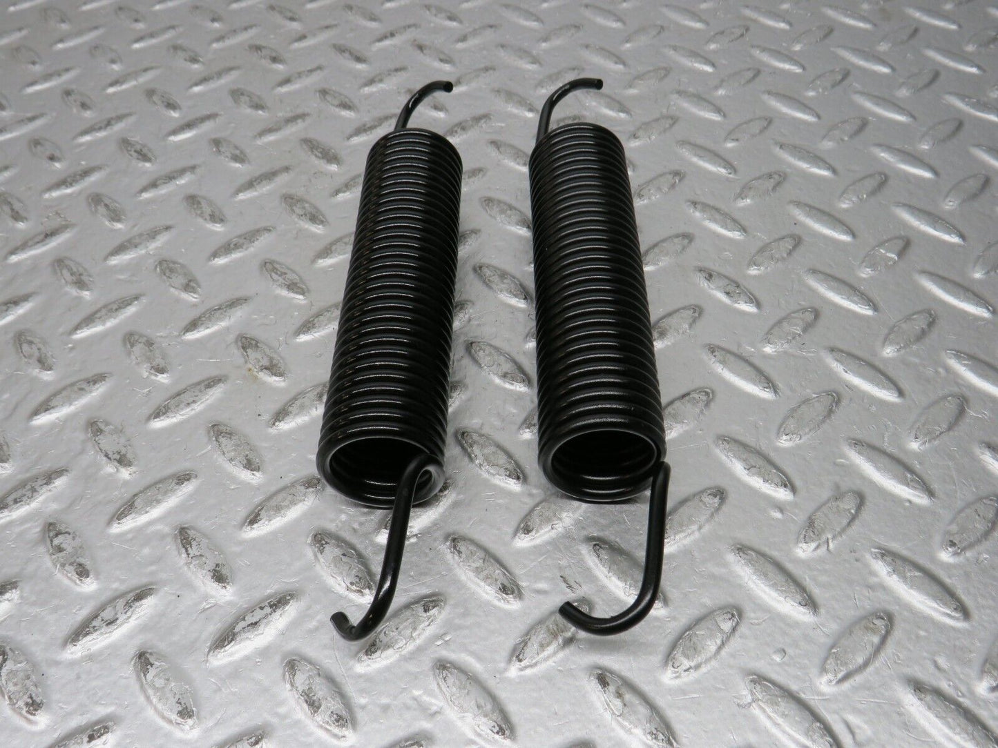 31992 Mercedes-Benz W123 230E Trunk Lid Hinge Spring Pair