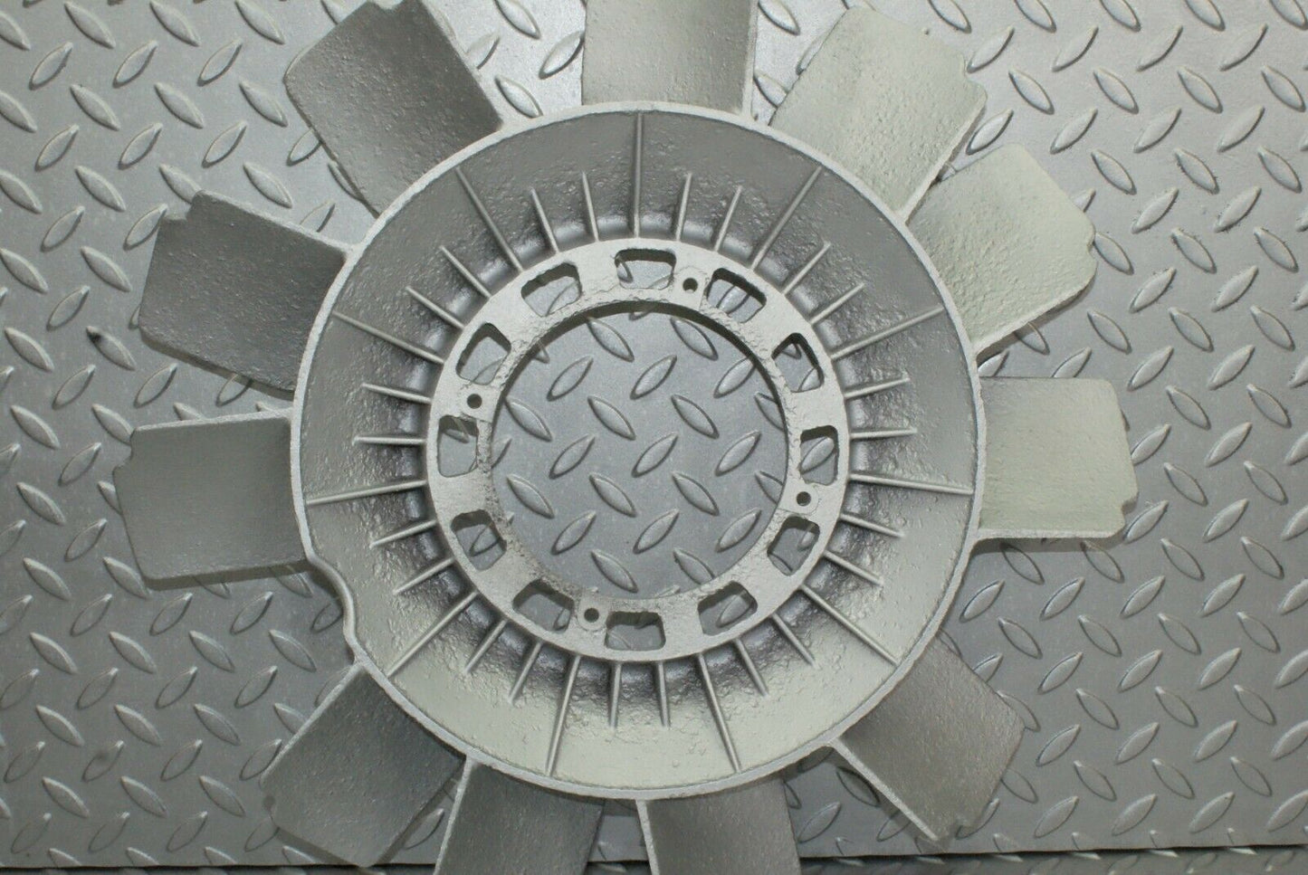 2499 Mercedes-Benz W116 350SE Engine Cooling Fan