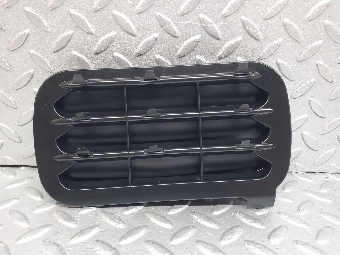 44734 Mercedes-Benz W124 220E Rear Air Intake Vent Right 1248370230 1248370242
