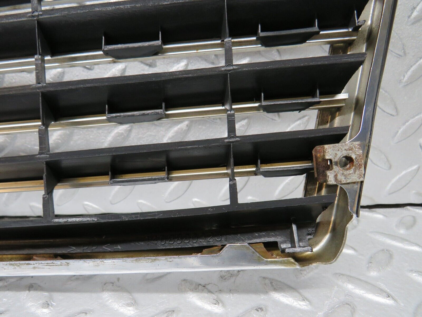 37840 Mercedes-Benz A124 320E Cabriolet Bonnet Grill Chrome 1408880323