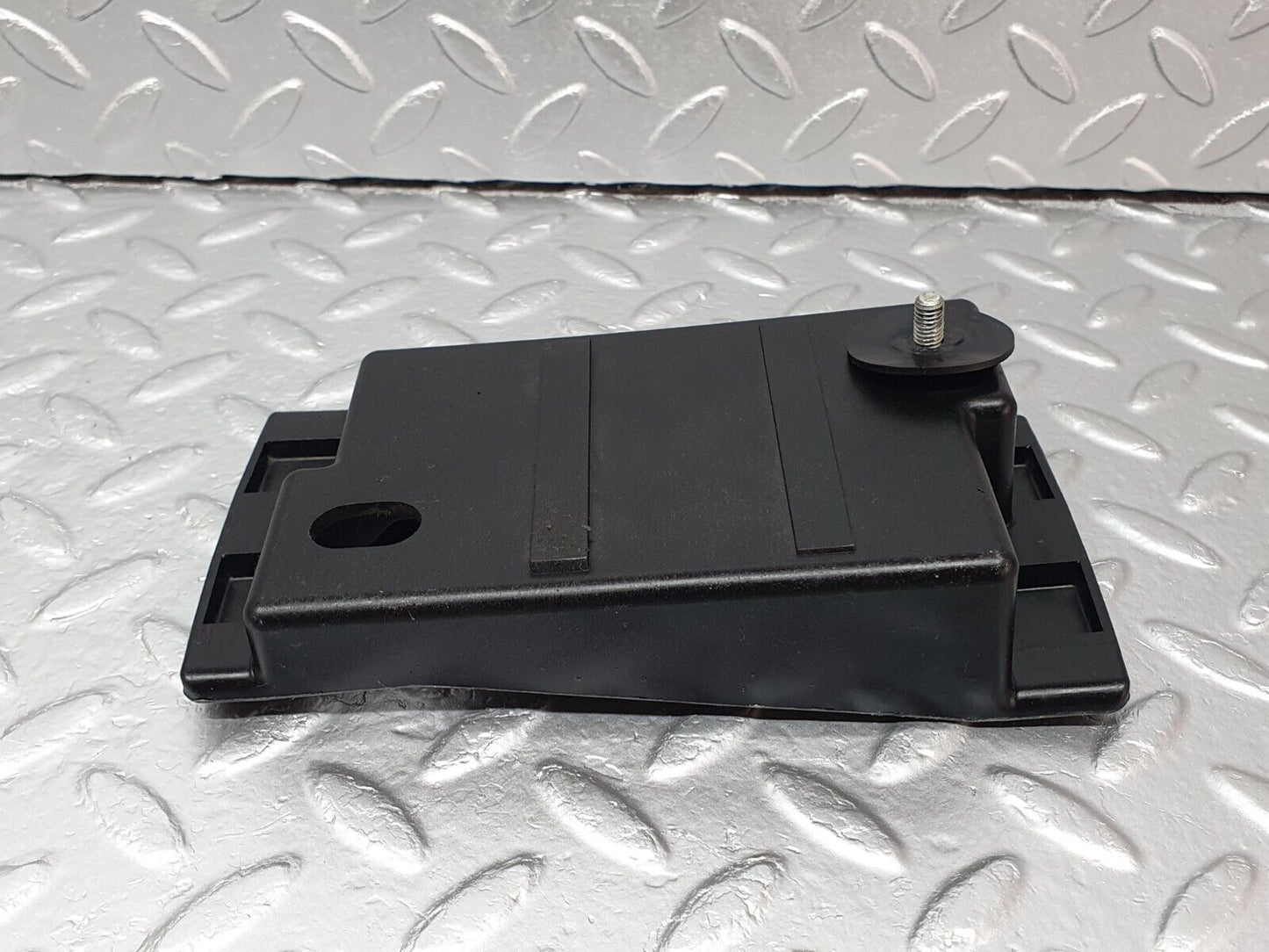 41748 Mercedes-Benz W202 C200 Rear Bumper Bracket 2028800630