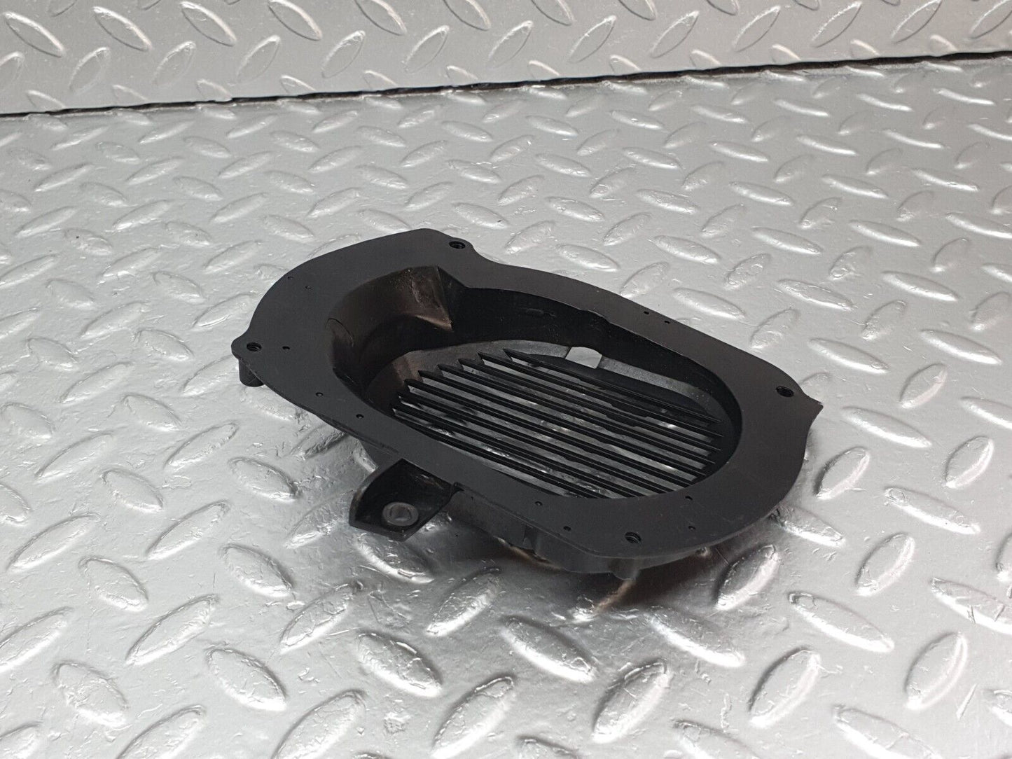 41743 Mercedes-Benz W202 C200 Rear Left Door Speaker Cover 2028270783