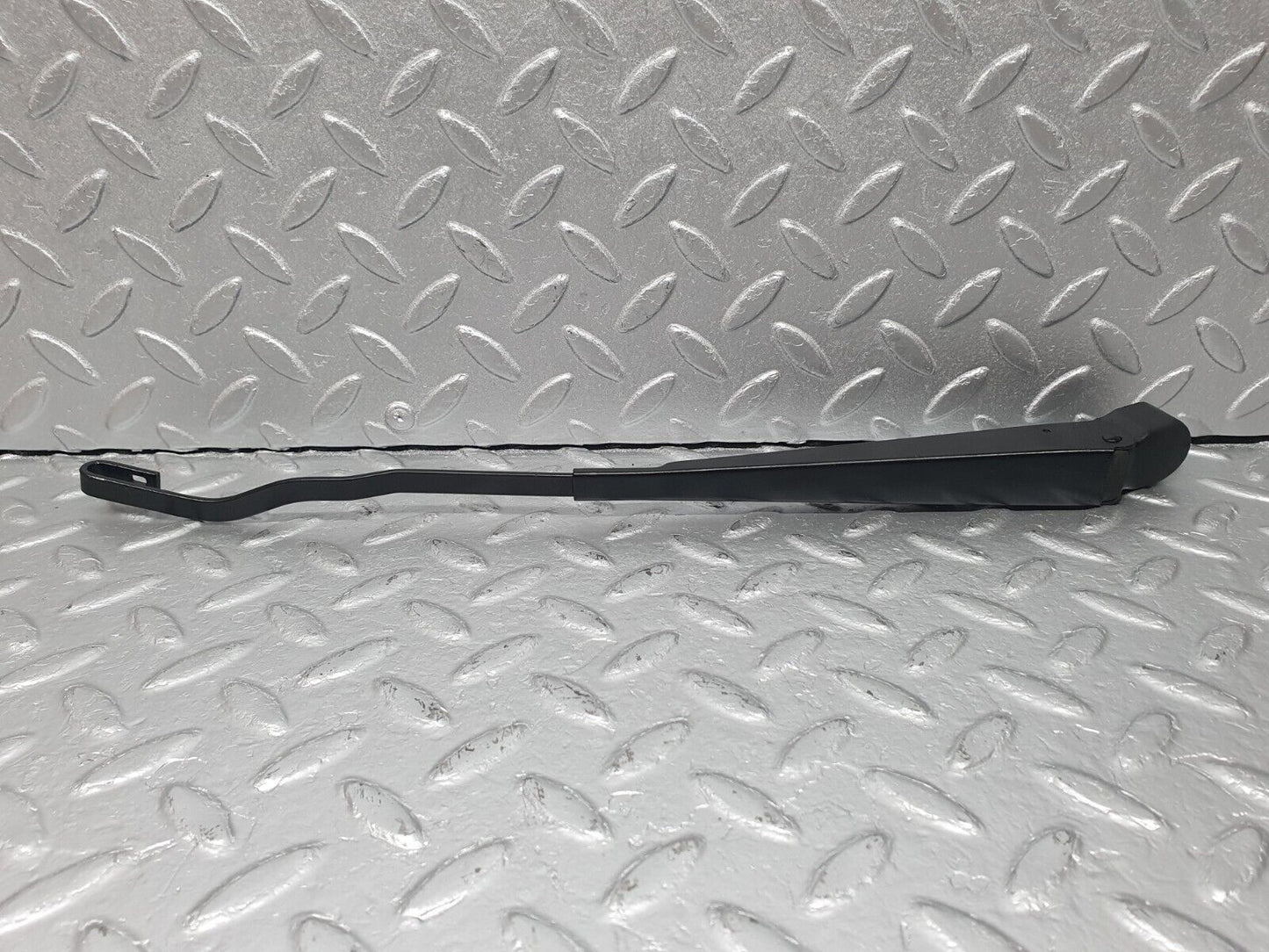 40730 Mercedes-Benz W123 300D Wiper Arm Bosch Right Side 3399990553