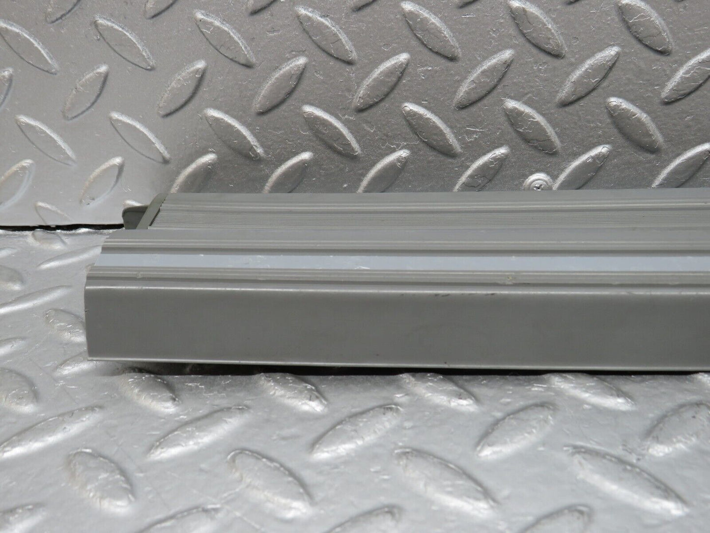 35991 Mercedes-Benz W126 420SE Rear Right Door Sill Trim Grey