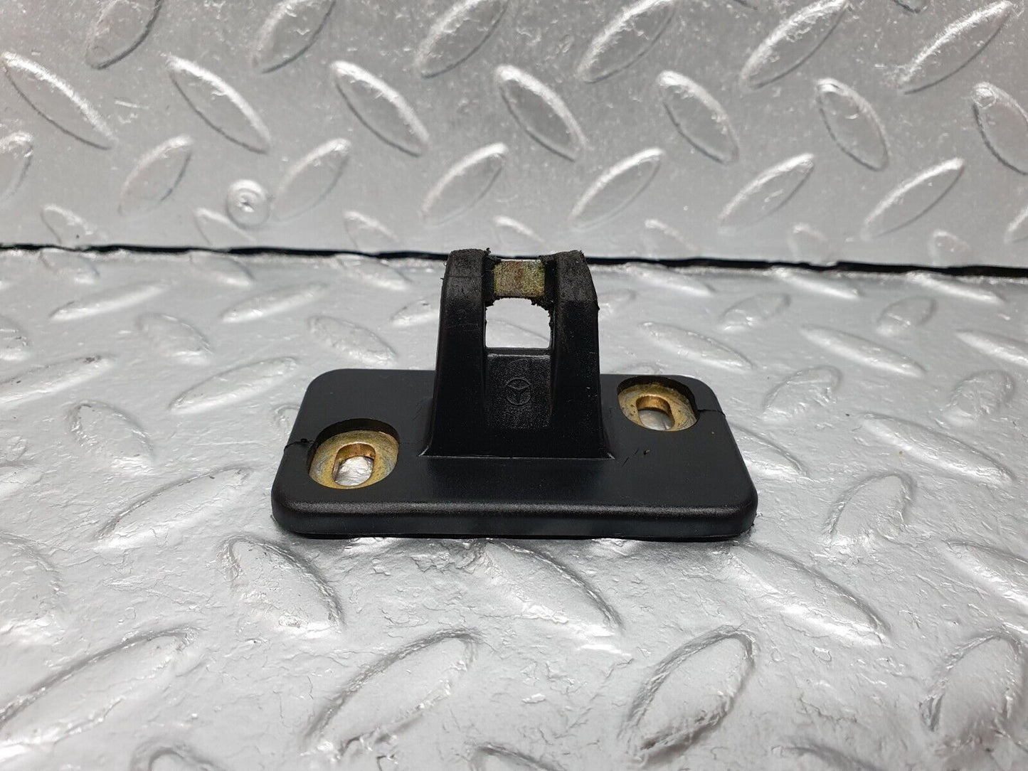 41674 Mercedes-Benz W124 200E Trunk Lock Latch