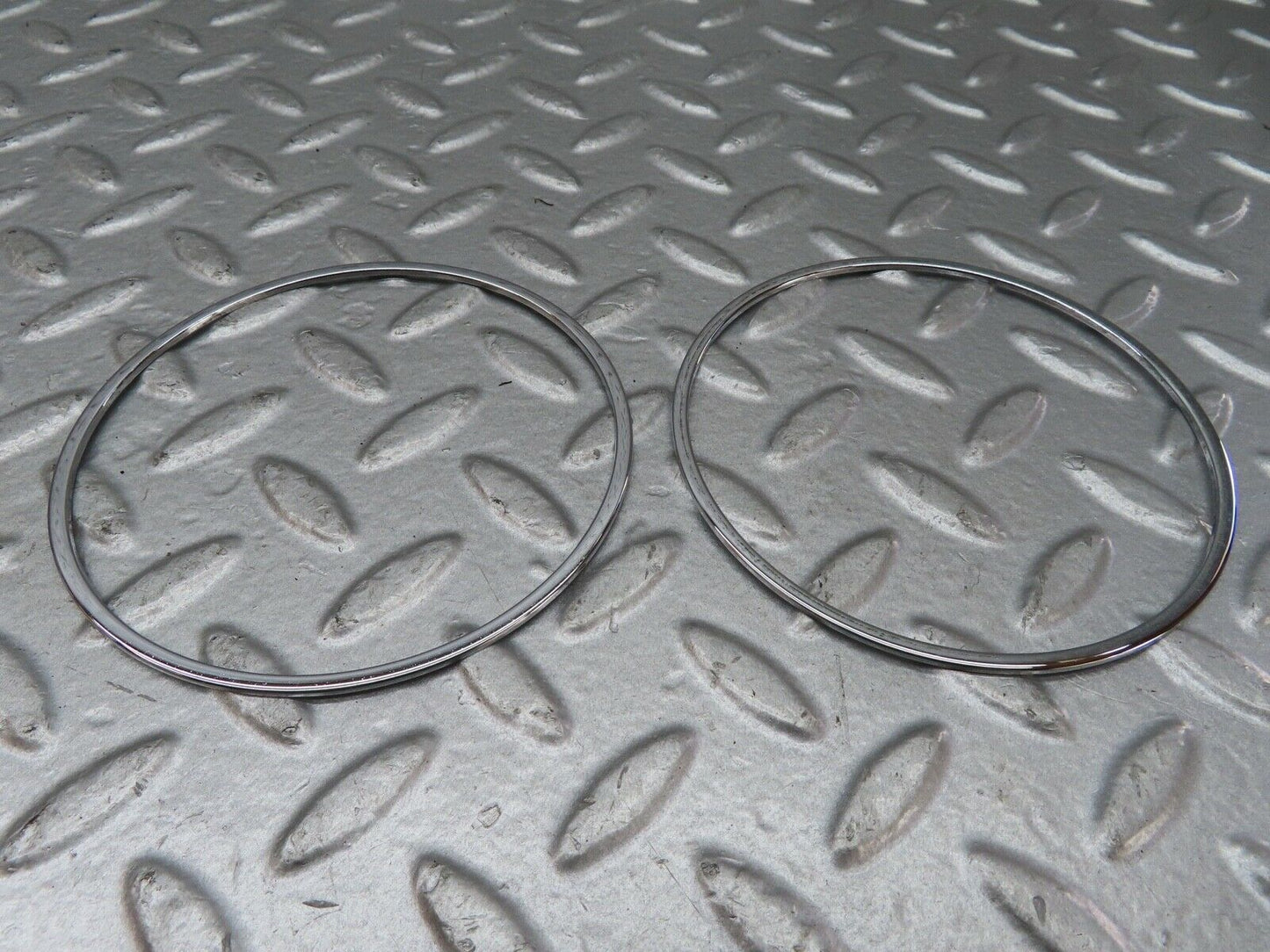 18356 Mercedes-Benz W115 Instrument Cluster Glass With Rings