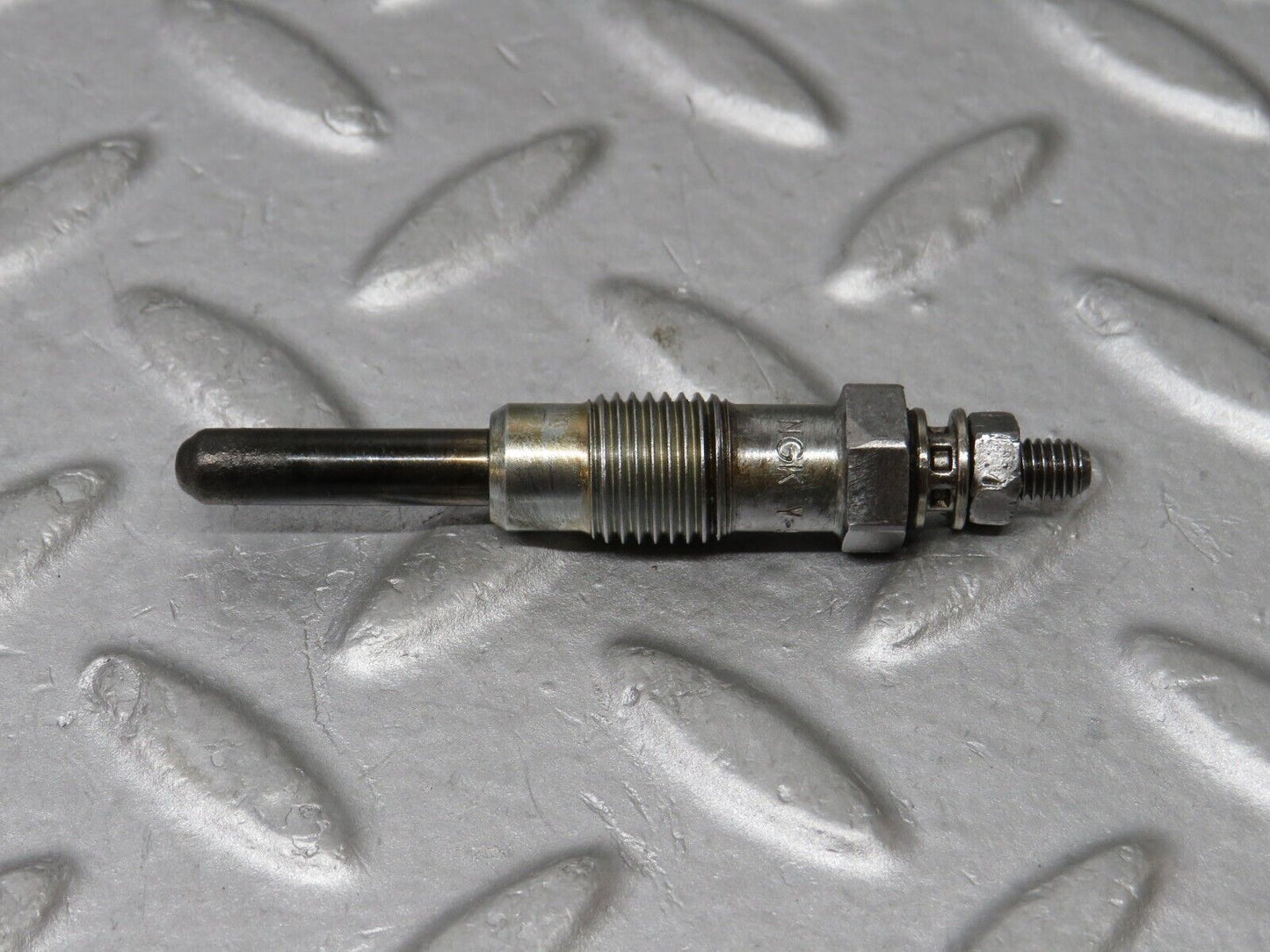 35889 Mercedes-Benz 240D OM616.912 Glow Plug NGK Y-902R