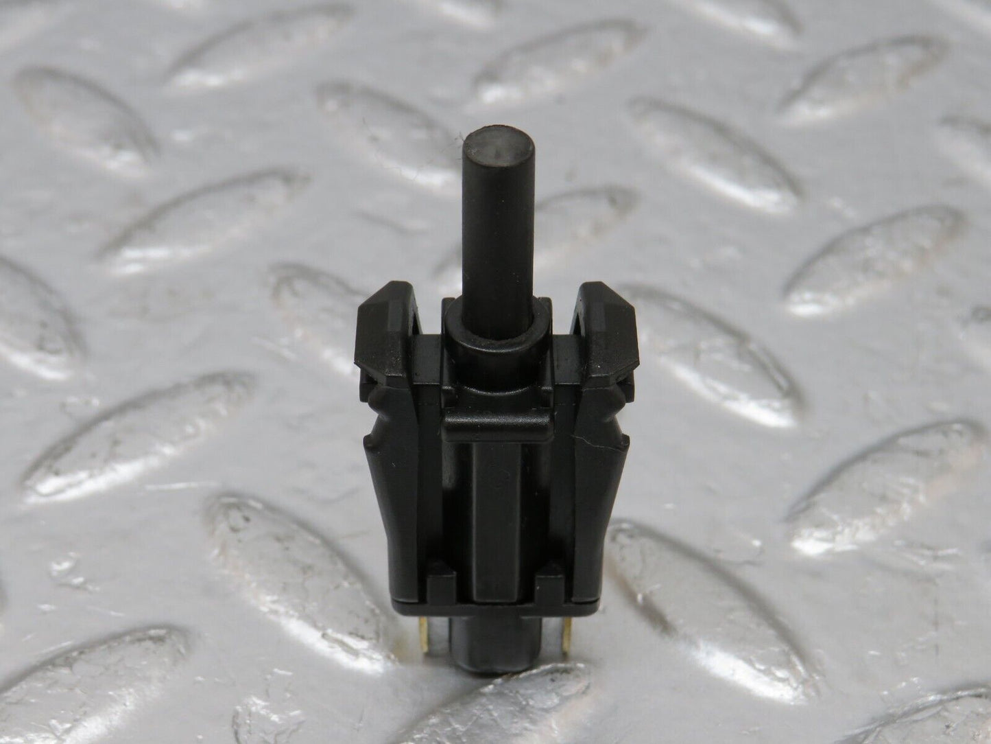 34137 Mercedes-Benz W124 260E Door Contact Switch 0015458714