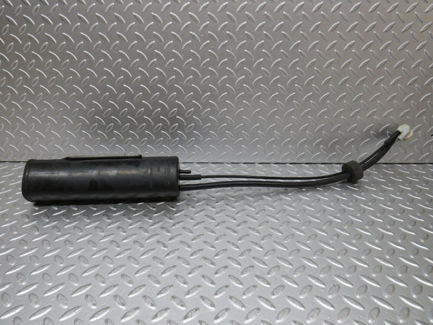 31843 Mercedes-Benz W201 190LE 1.8L Fuel Vapor Charcoal Filter Canister With Hose 2014700259