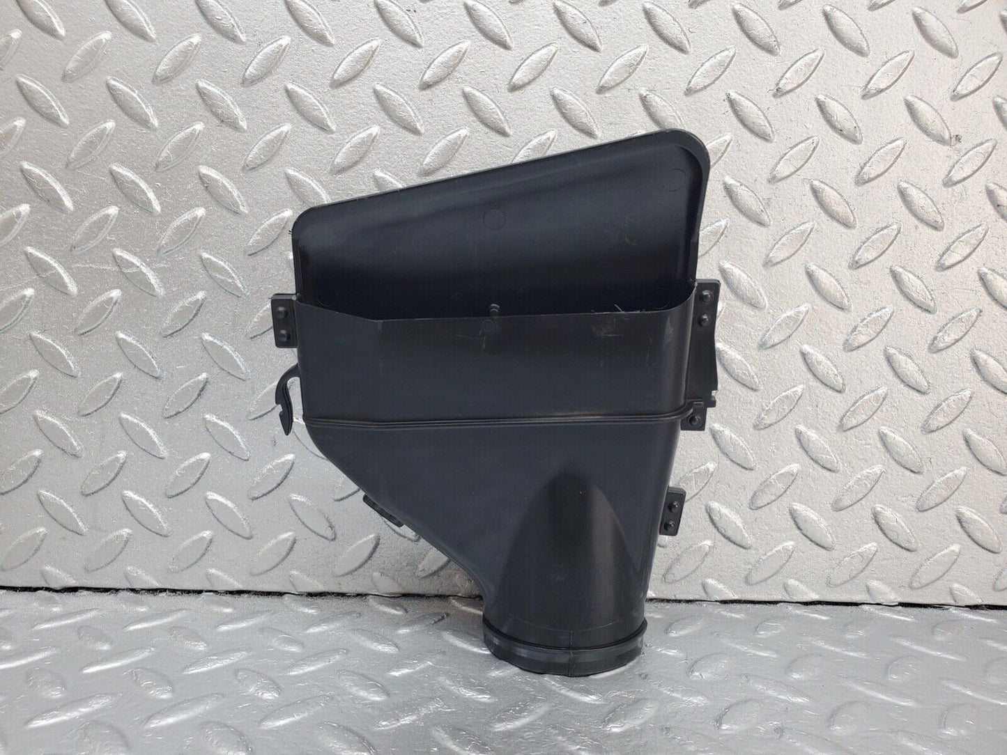 44647 Mercedes-Benz W124 220E Air Intake Suction Pipe 1245280804