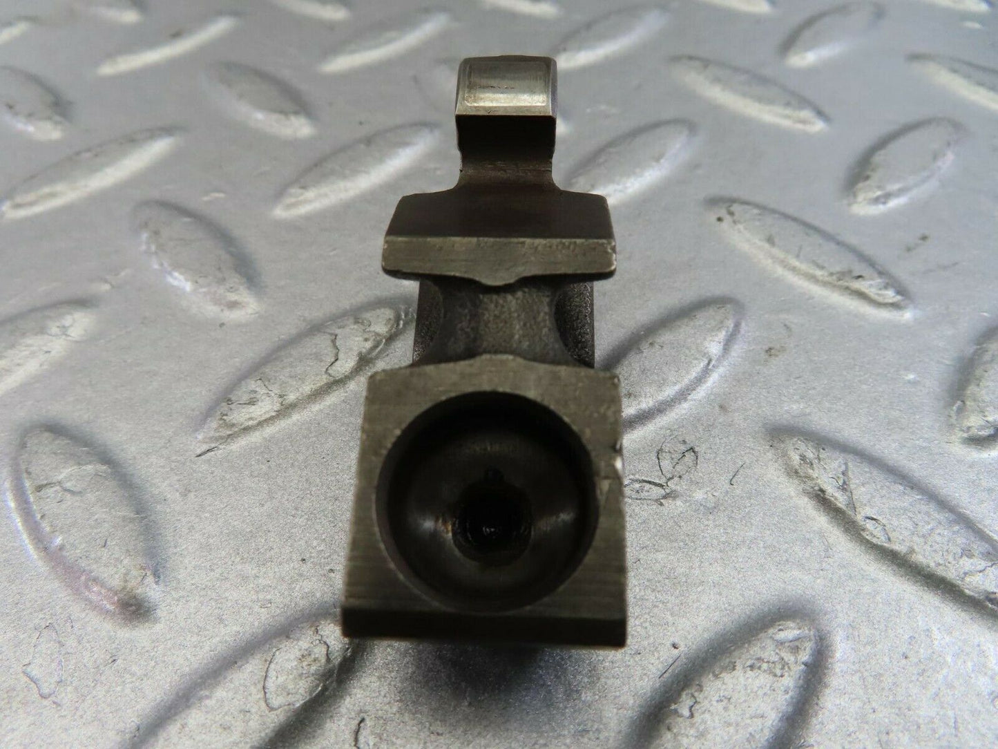 9867 Mercedes-Benz C123 280CE Coupe Valve Rocker Arm With Retaining Spring