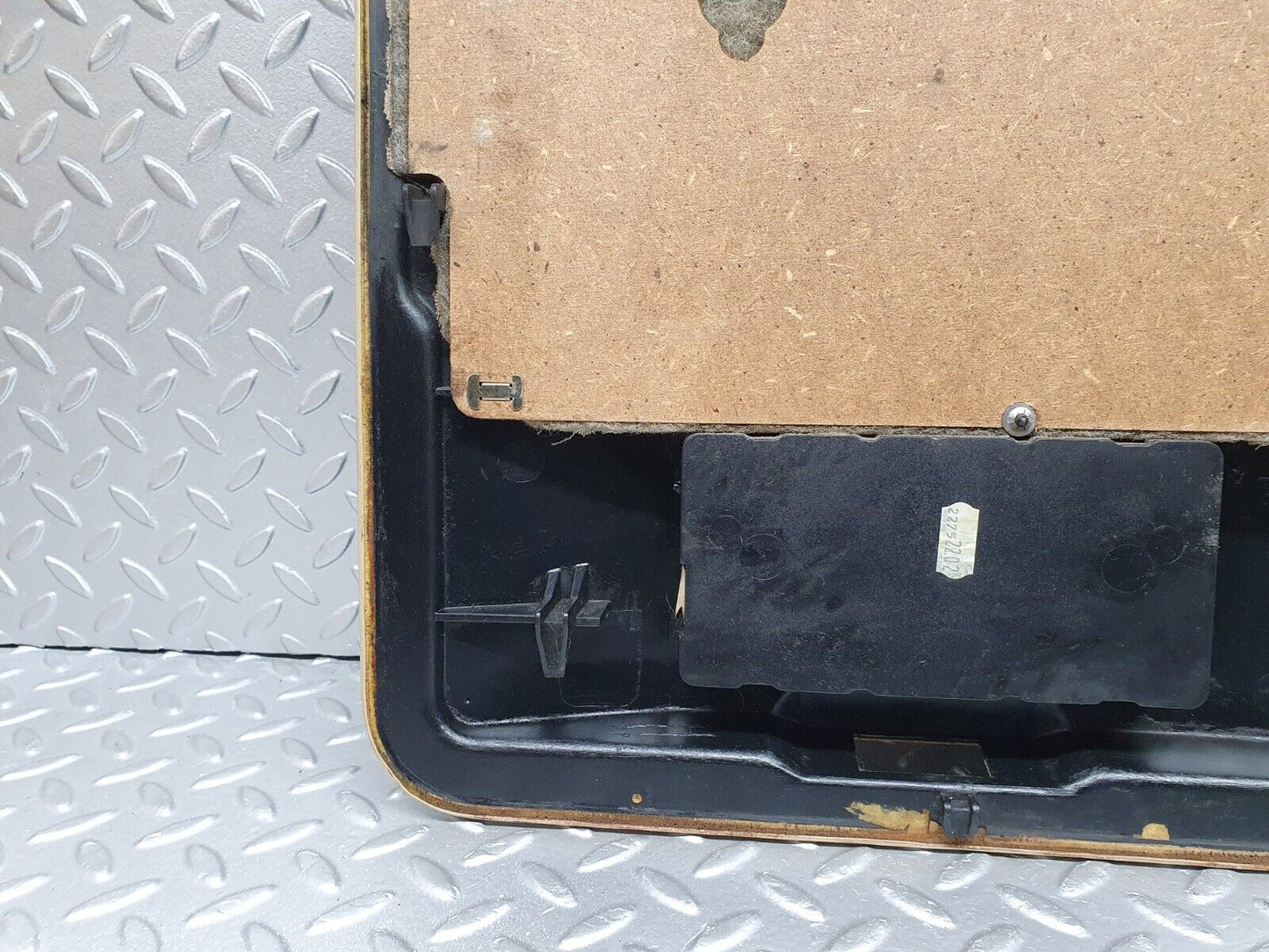 41120 Mercedes-Benz W126 300SE Rear Left Door Card Beige 1267370170