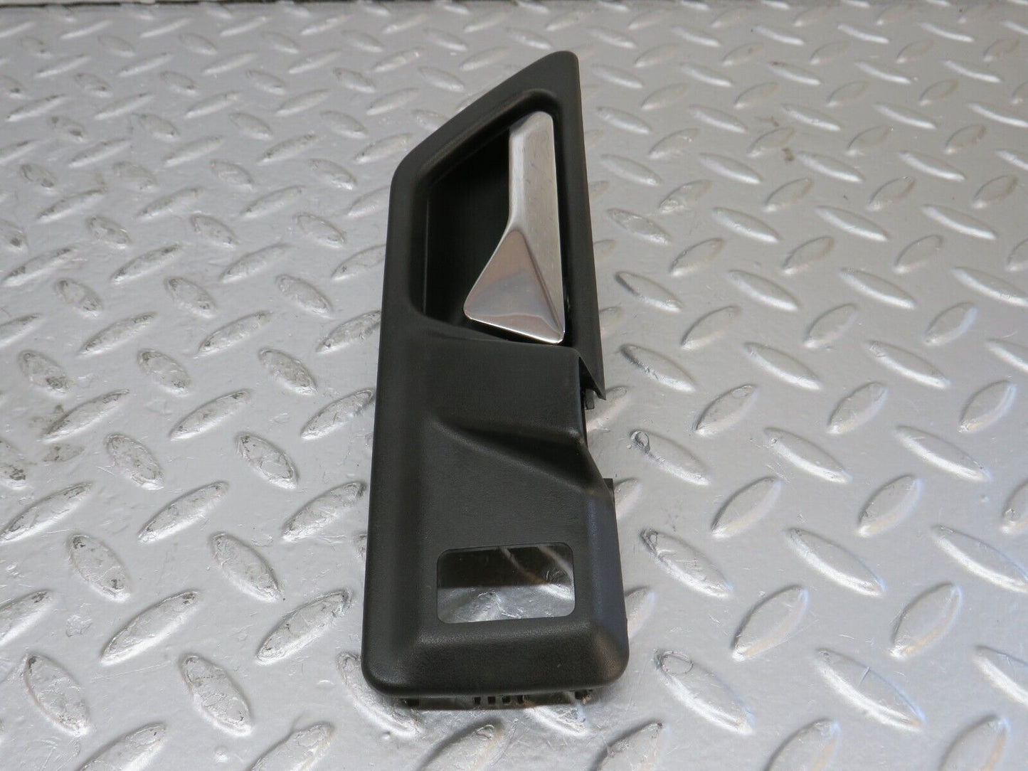 33909 Mercedes-Benz W124 260E Interior Door Handle Rear Left 1247600161