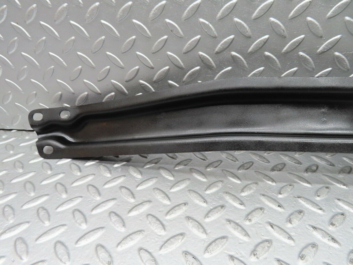 21530 Mercedes-Benz W126 300SE Engine Bracket Support