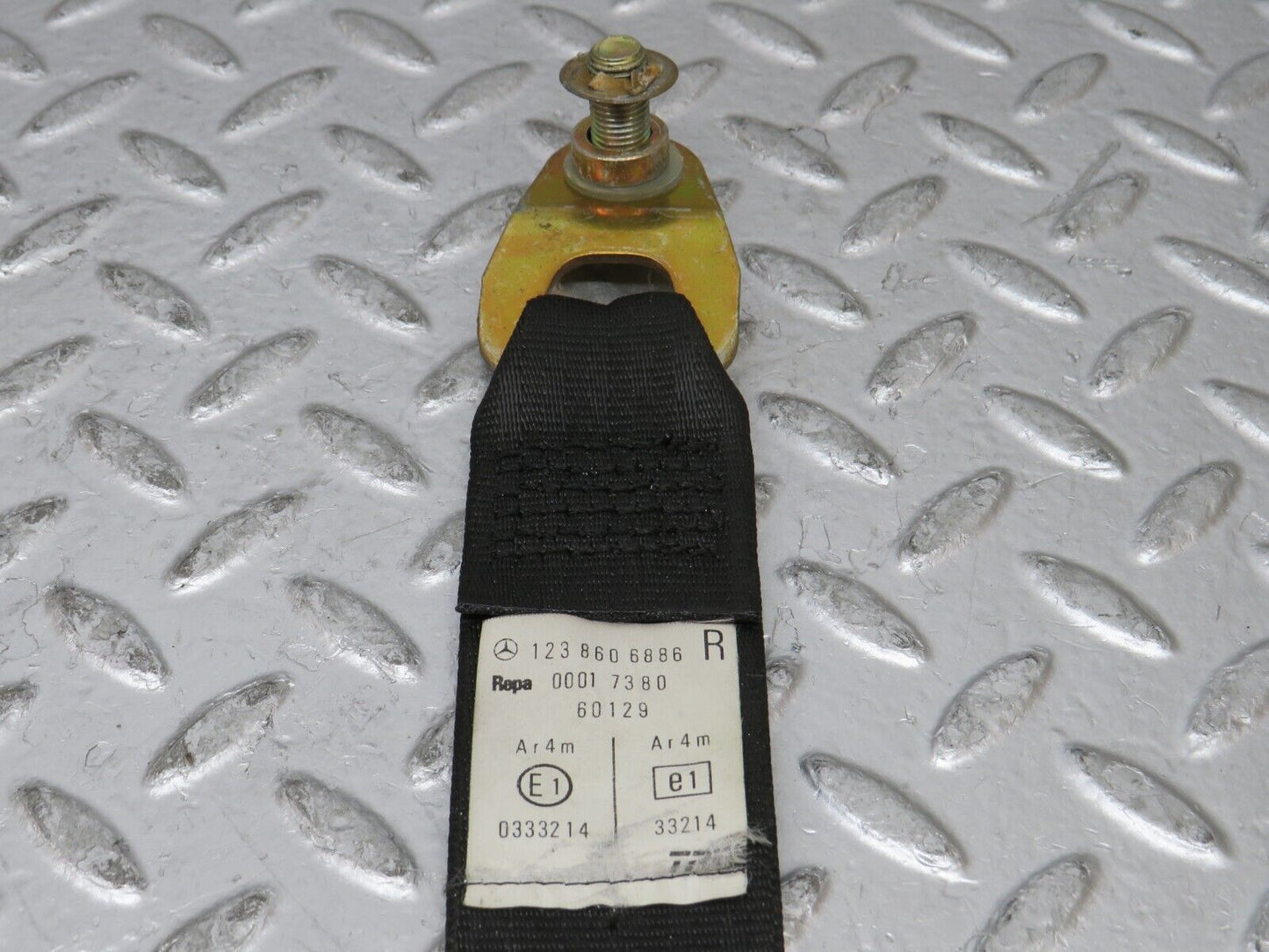 27100 Mercedes-Benz W123 280E Front Right Seat Belt With Buckle 1238606886