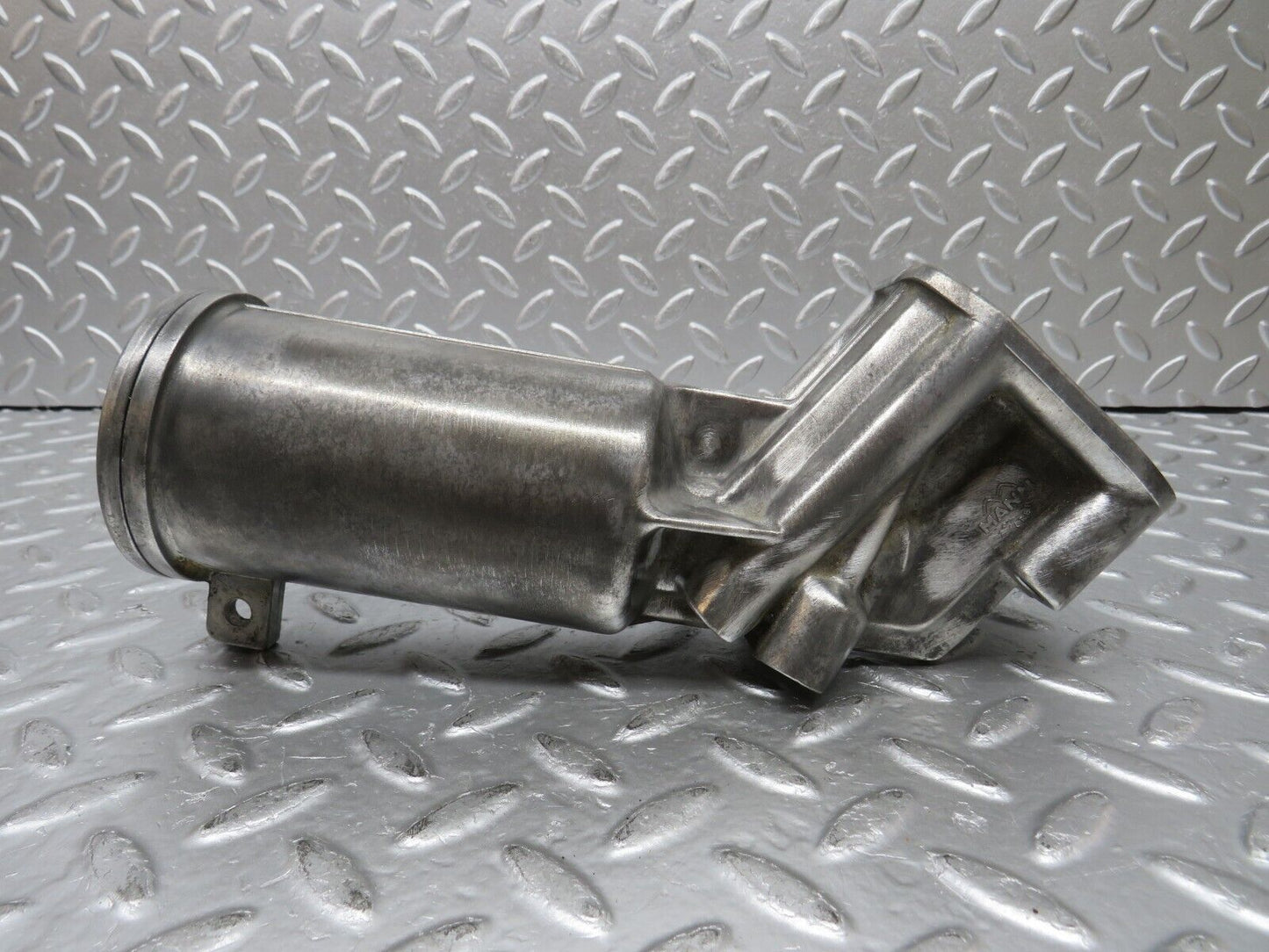 30823 Mercedes-Benz W201 190E 2.0L Oil Filter Housing 1021801211 1021840325