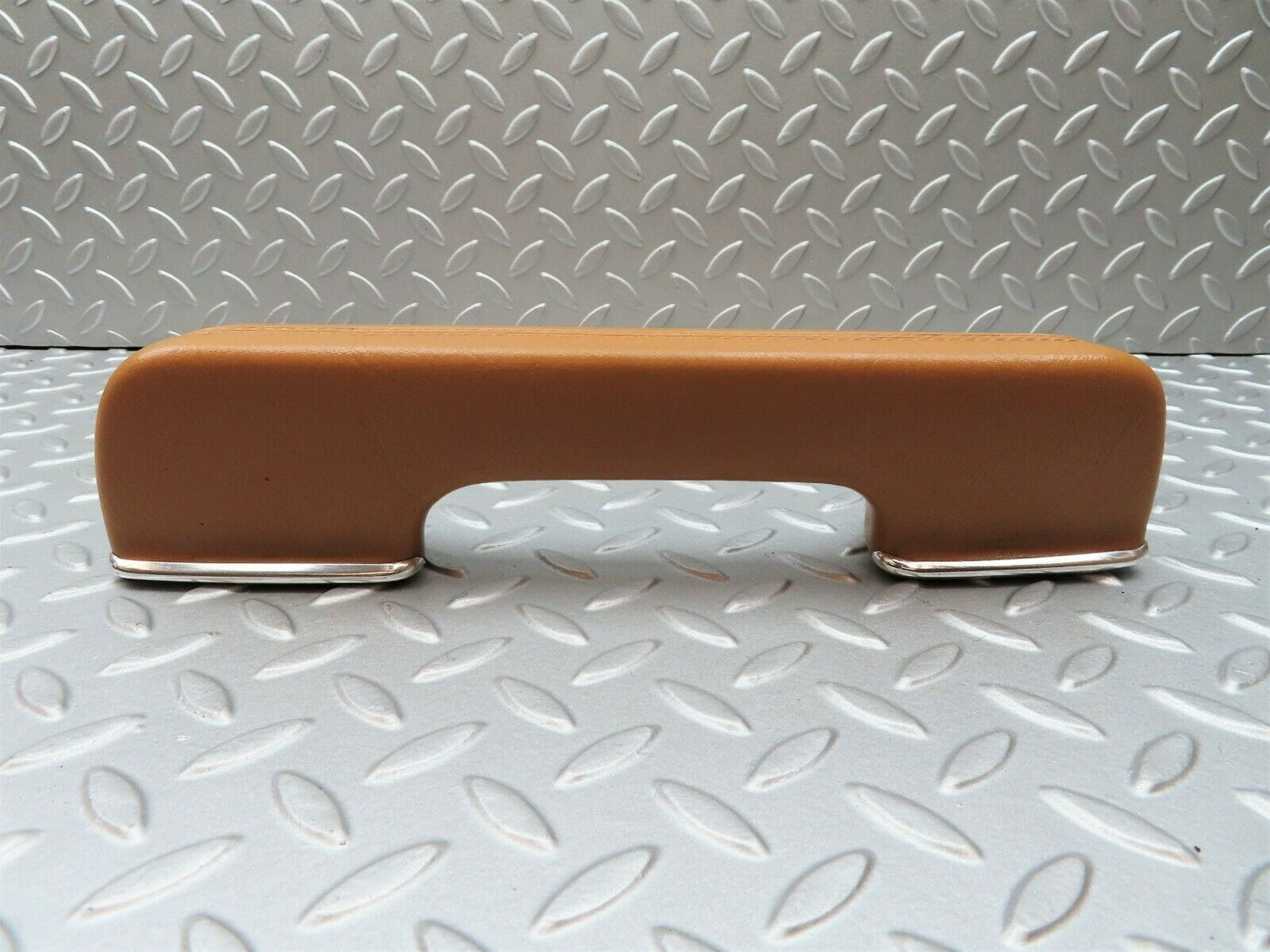 3805 Mercedes-Benz S123 200T Wagon Door Handle Front Right Palomino 1239702001