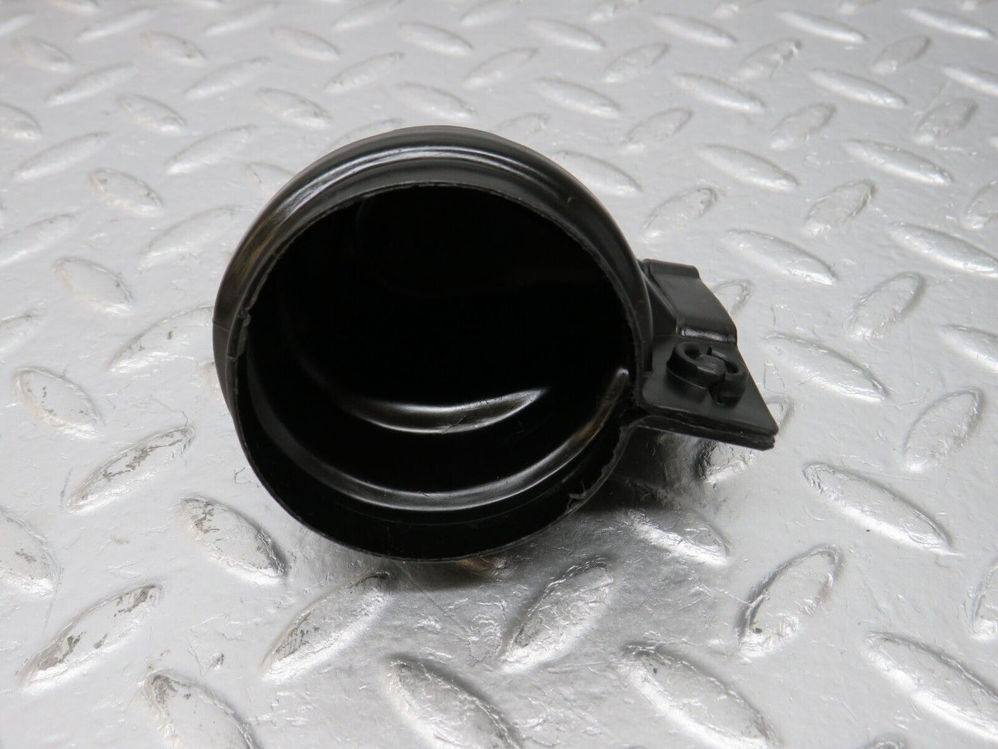 33622 Mercedes-Benz W201 190E 2.0L Ignition Coil Protective Cap 0001581785