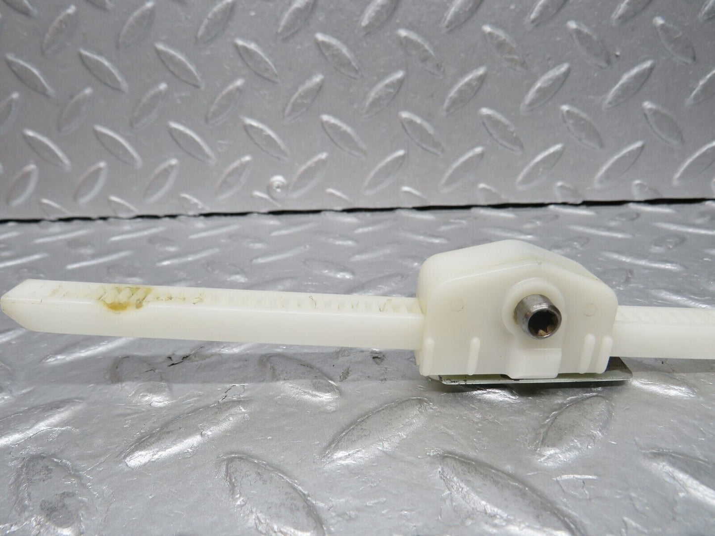 37105 Mercedes-Benz C126 420SEC Coupe Headrest Adjustment Plastic Rail Right