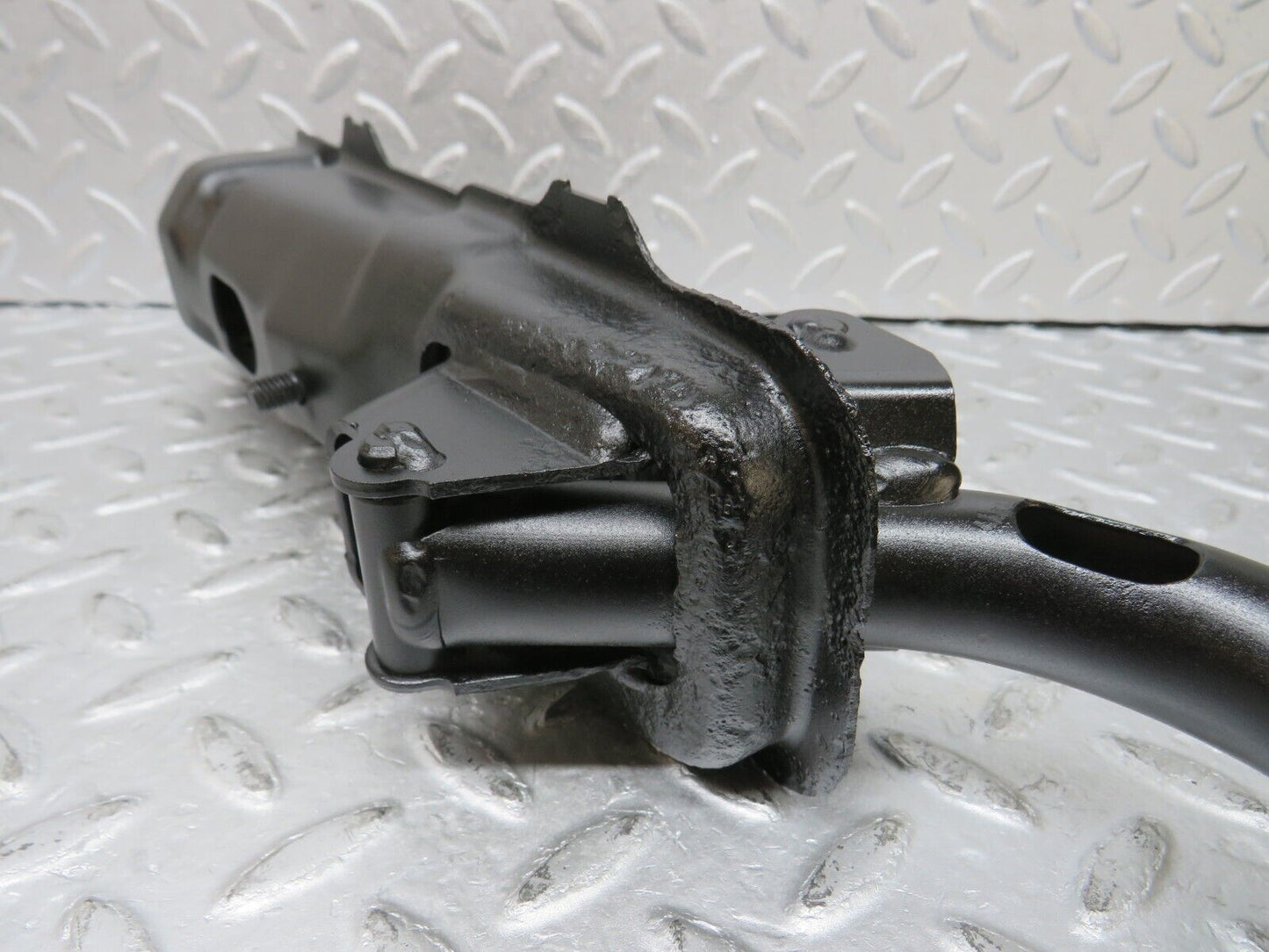 36316 Mercedes-Benz W126 420SE Trunk Hinge Left Side