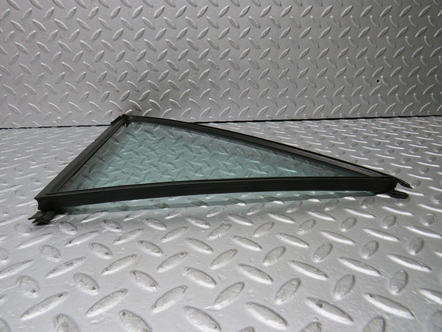 39068 Mercedes-Benz W201 190E Rear Right Quarter Window Glass 2017350624